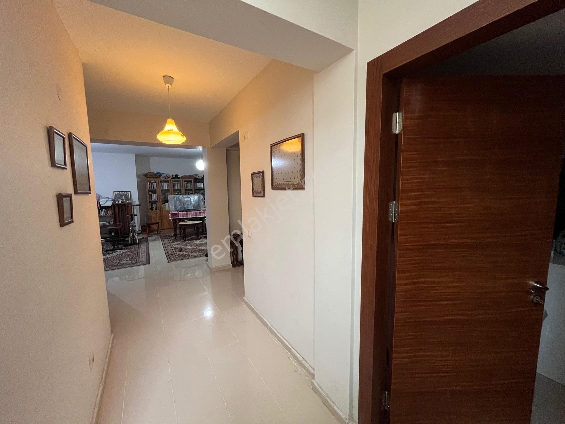 Güzelbahçe 5+2 Havuzlu Site İçerisinde Villa - Görsel 31