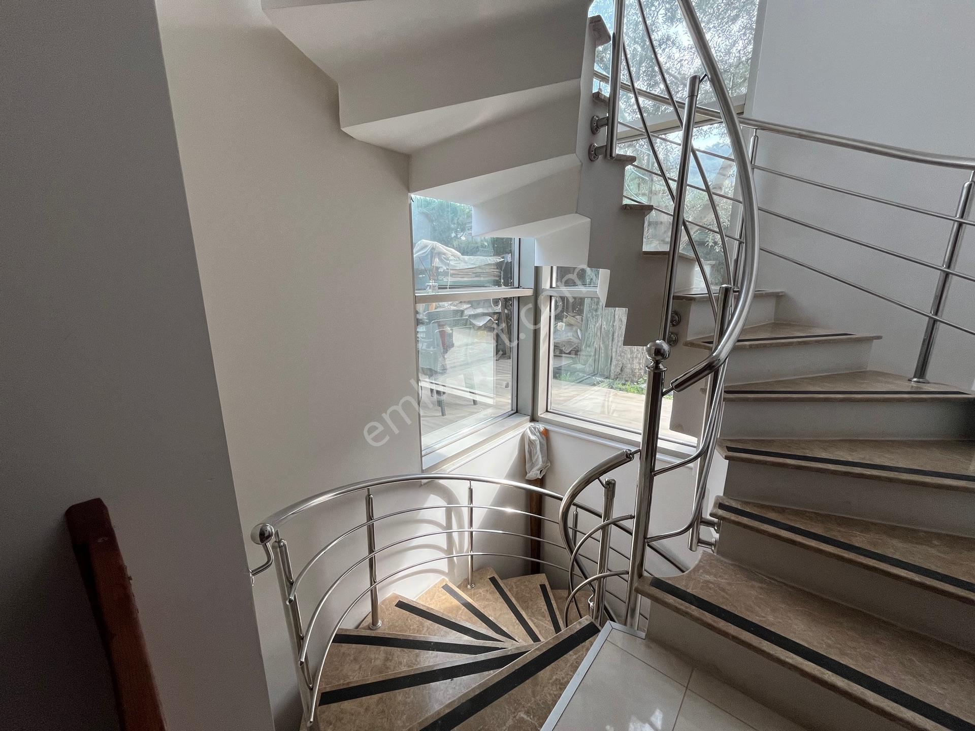 Güzelbahçe 5+2 Havuzlu Site İçerisinde Villa - Görsel 15