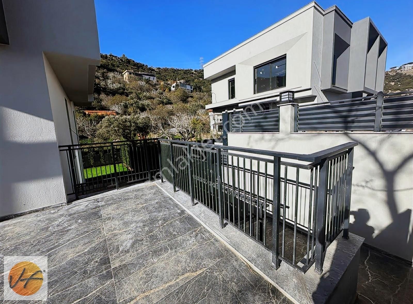 Bornova Çamiçi Mah Satılık 175 M2 Tripleks Lüks Villa - Görsel 30