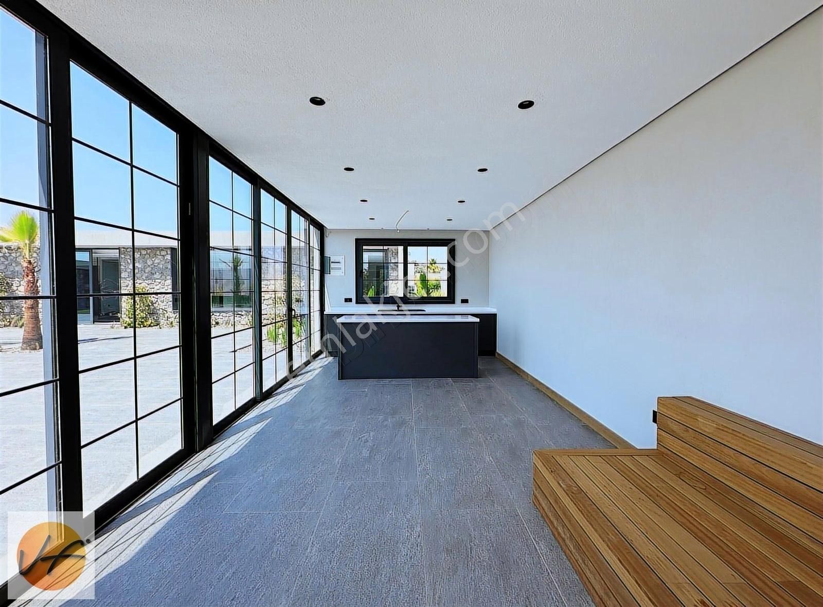 Urla İçmeler Ourland Sitesinde Yatay Mimari Satılık Lüx Villa - Görsel 23