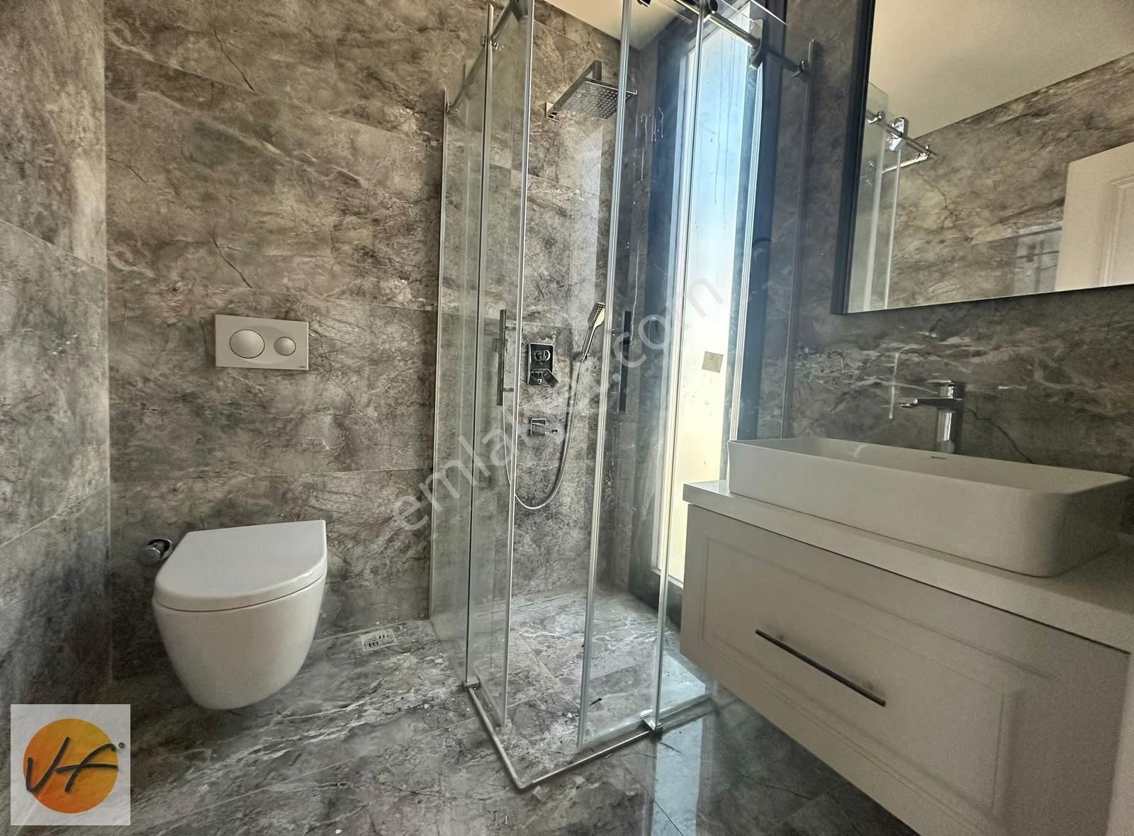 Sasalı'da Müstakil Havuzlu Otoparklı 220 M2 Satılık Villa