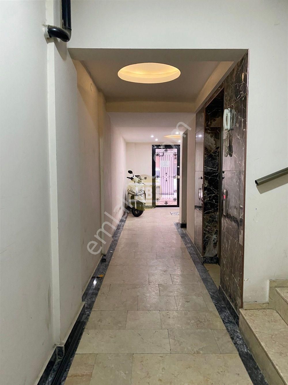 Hb'den 2+1 Satılık Daire, Ayrı Mutfak, Doğalgaz, Asansör, Otopark - Görsel 28