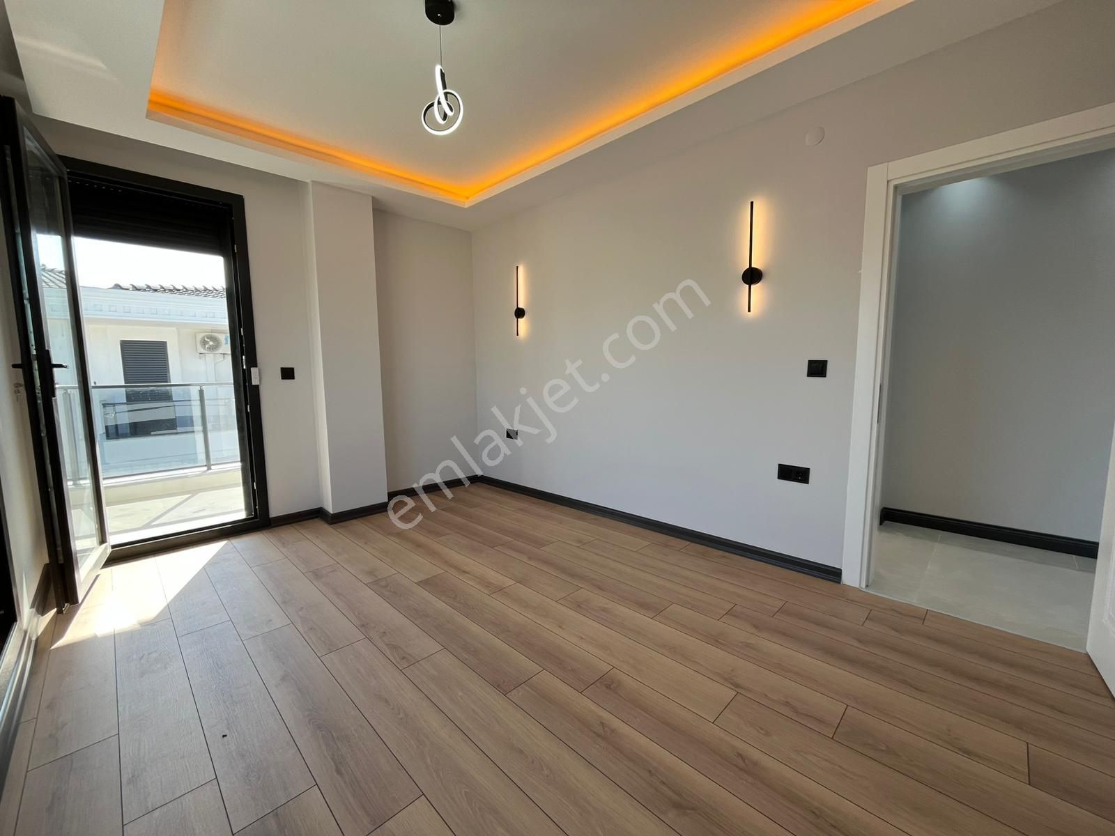Didim Merkezde Ön Cephe, Otoparklı 3+1 Villa - Görsel 18