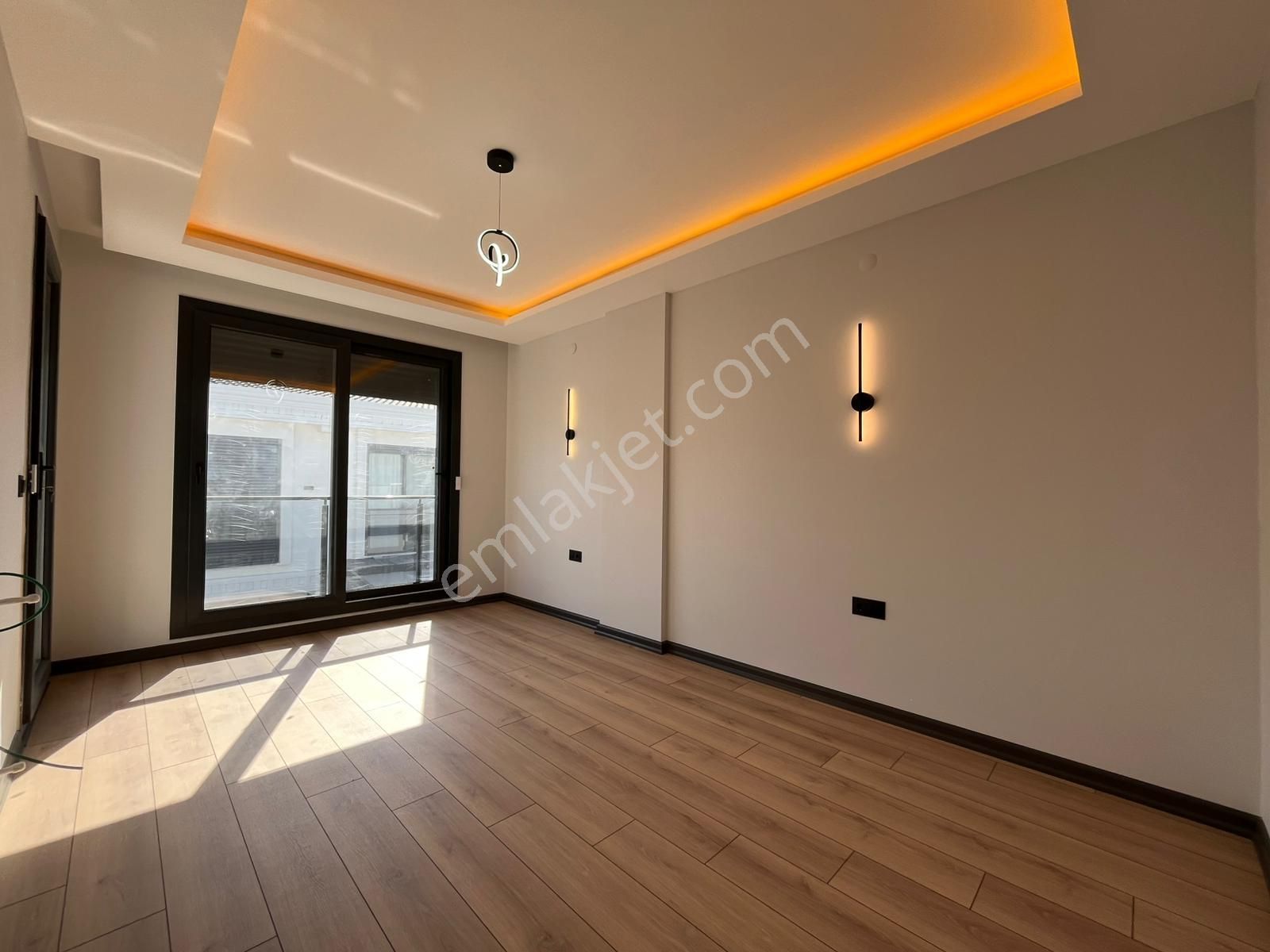 Didim Merkezde Ön Cephe, Otoparklı 3+1 Villa - Görsel 14