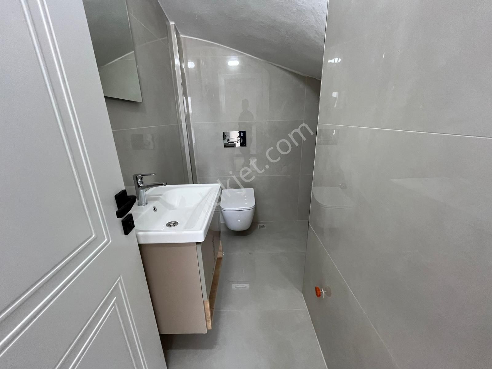 Didim Merkezde Ön Cephe, Otoparklı 3+1 Villa - Görsel 9