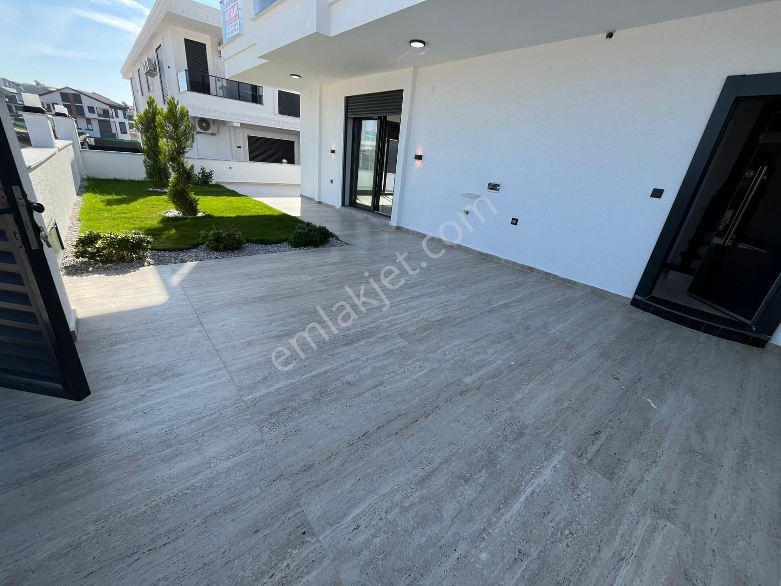 Didim Merkezde Ön Cephe, Otoparklı 3+1 Villa - Görsel 2