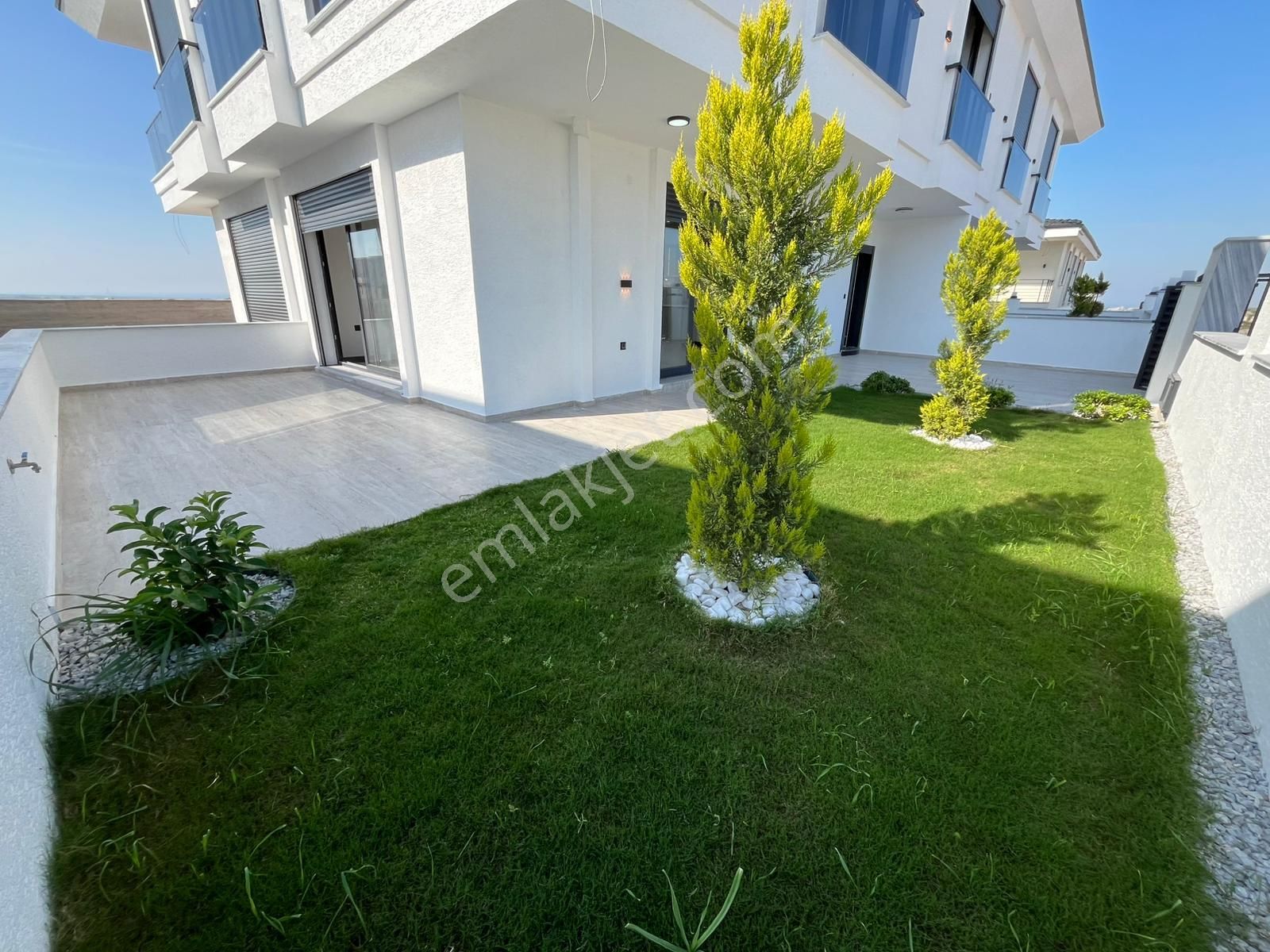 Didim Merkezde Ön Cephe, Otoparklı 3+1 Villa