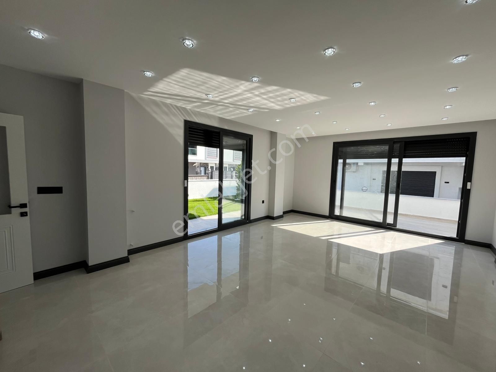 Didim Merkezde Ön Cephe, Otoparklı 3+1 Villa - Görsel 5