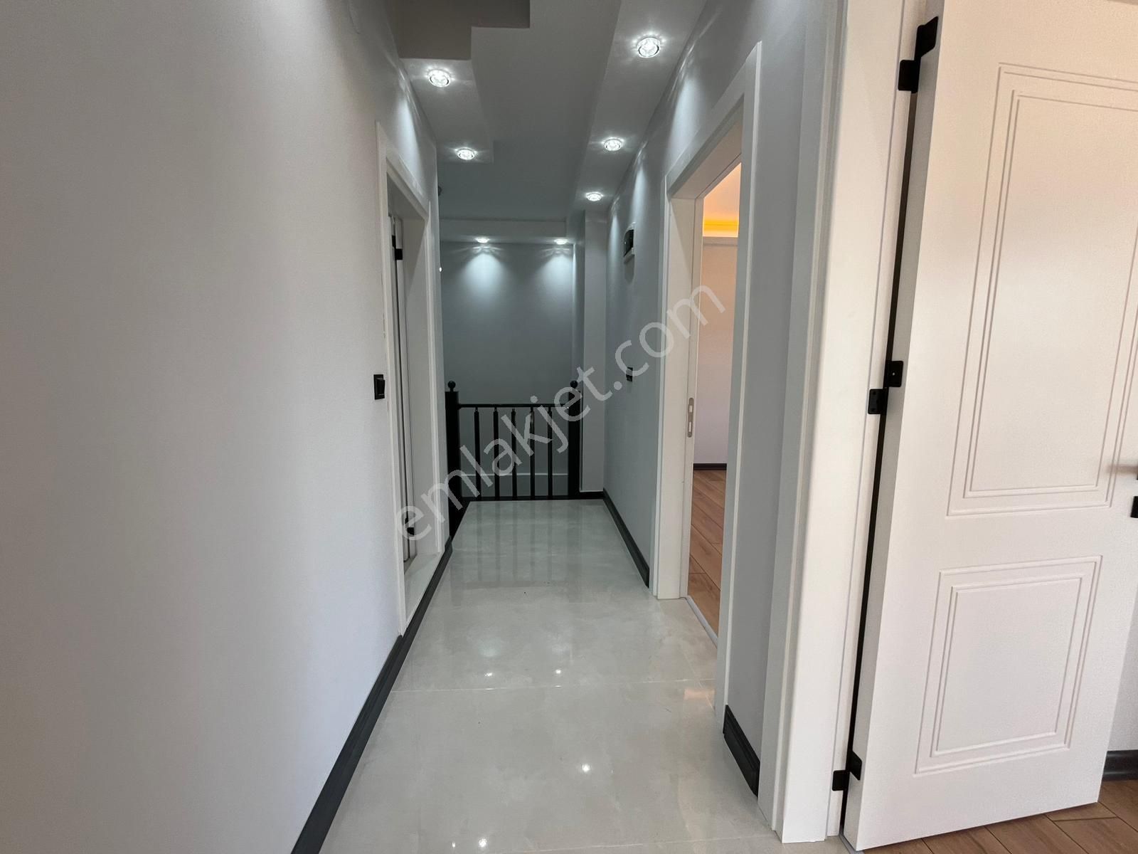 Didim Merkezde Ön Cephe, Otoparklı 3+1 Villa - Görsel 11