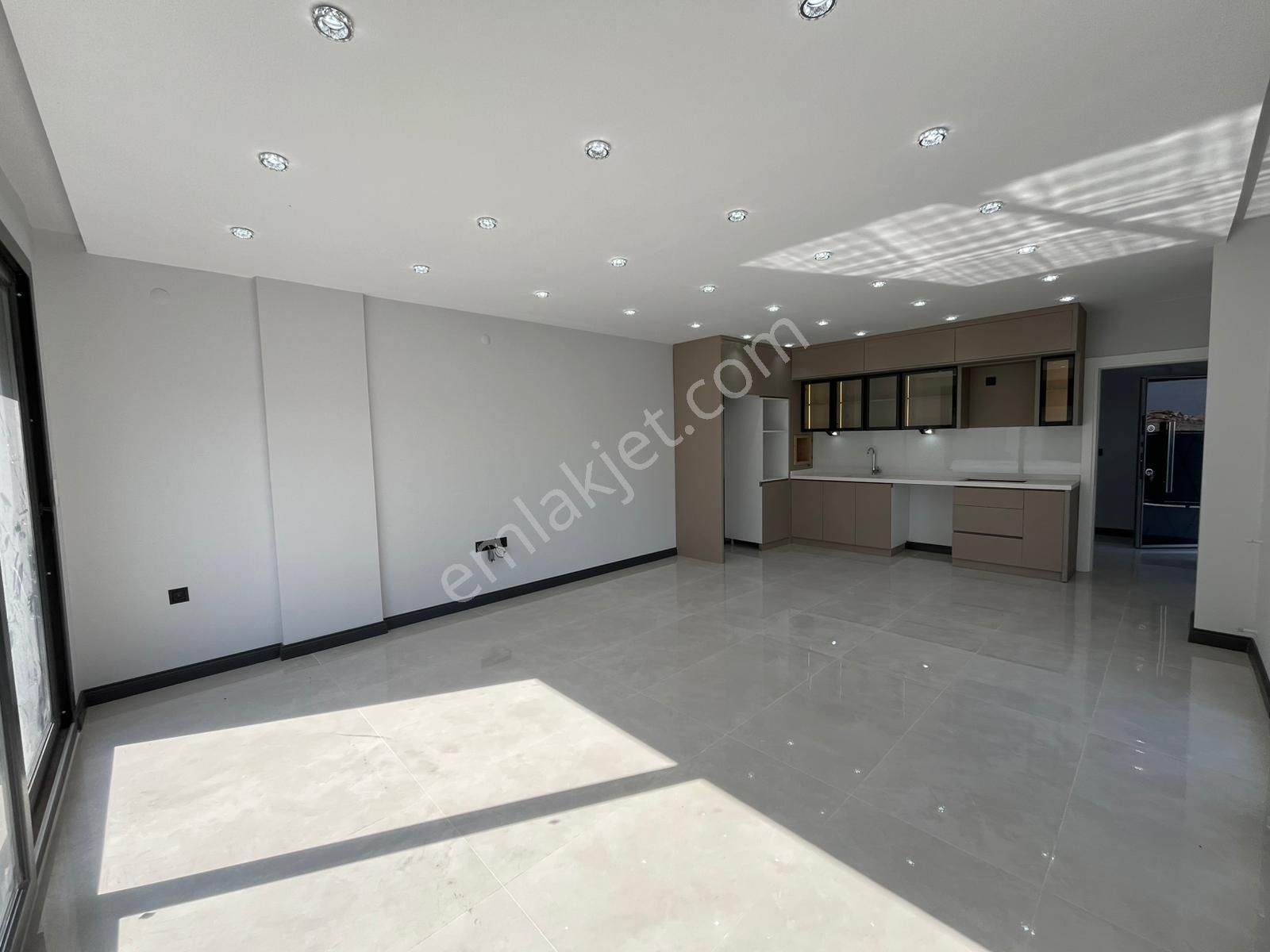 Didim Merkezde Ön Cephe, Otoparklı 3+1 Villa - Görsel 6