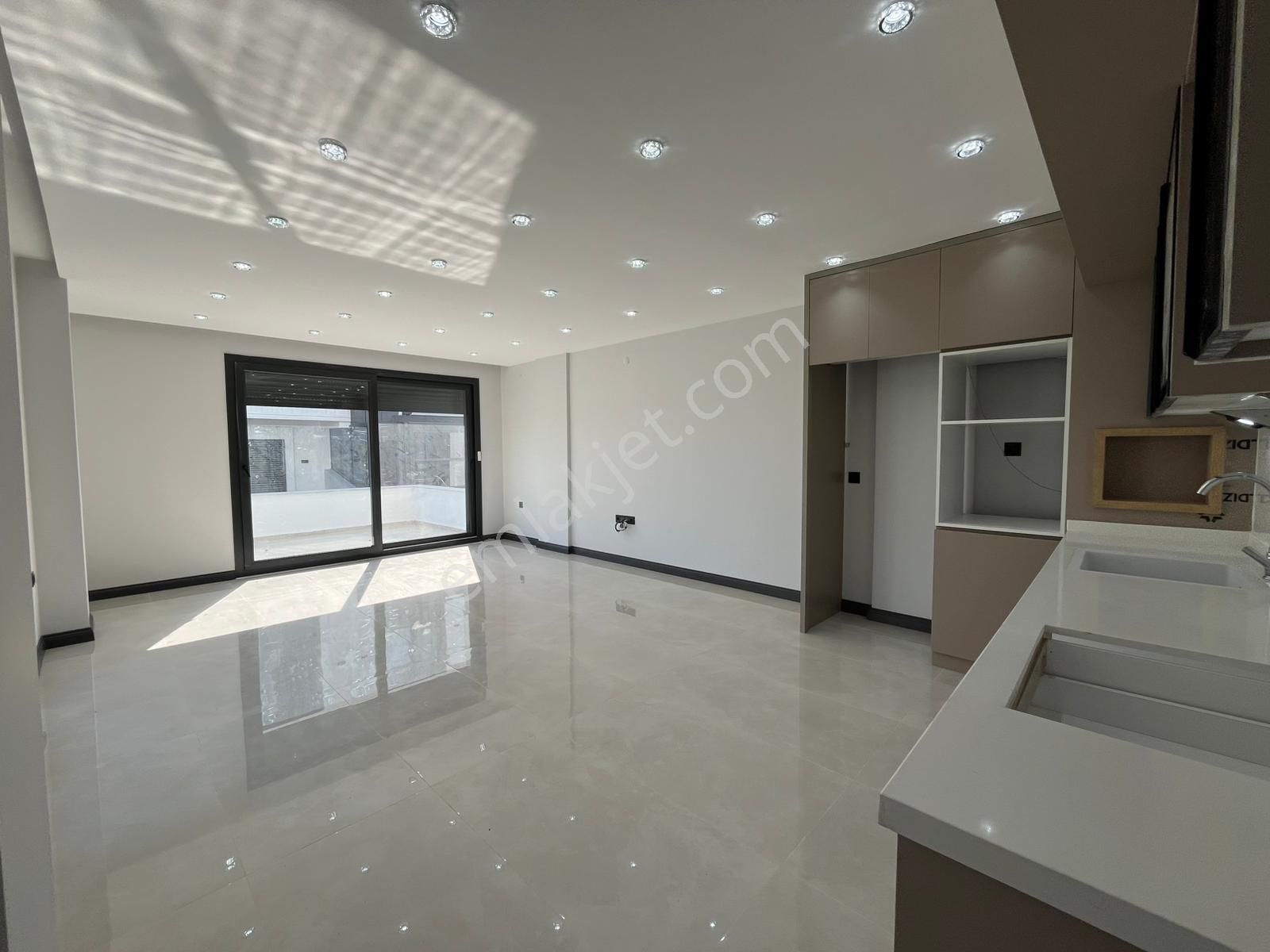 Didim Merkezde Ön Cephe, Otoparklı 3+1 Villa - Görsel 4