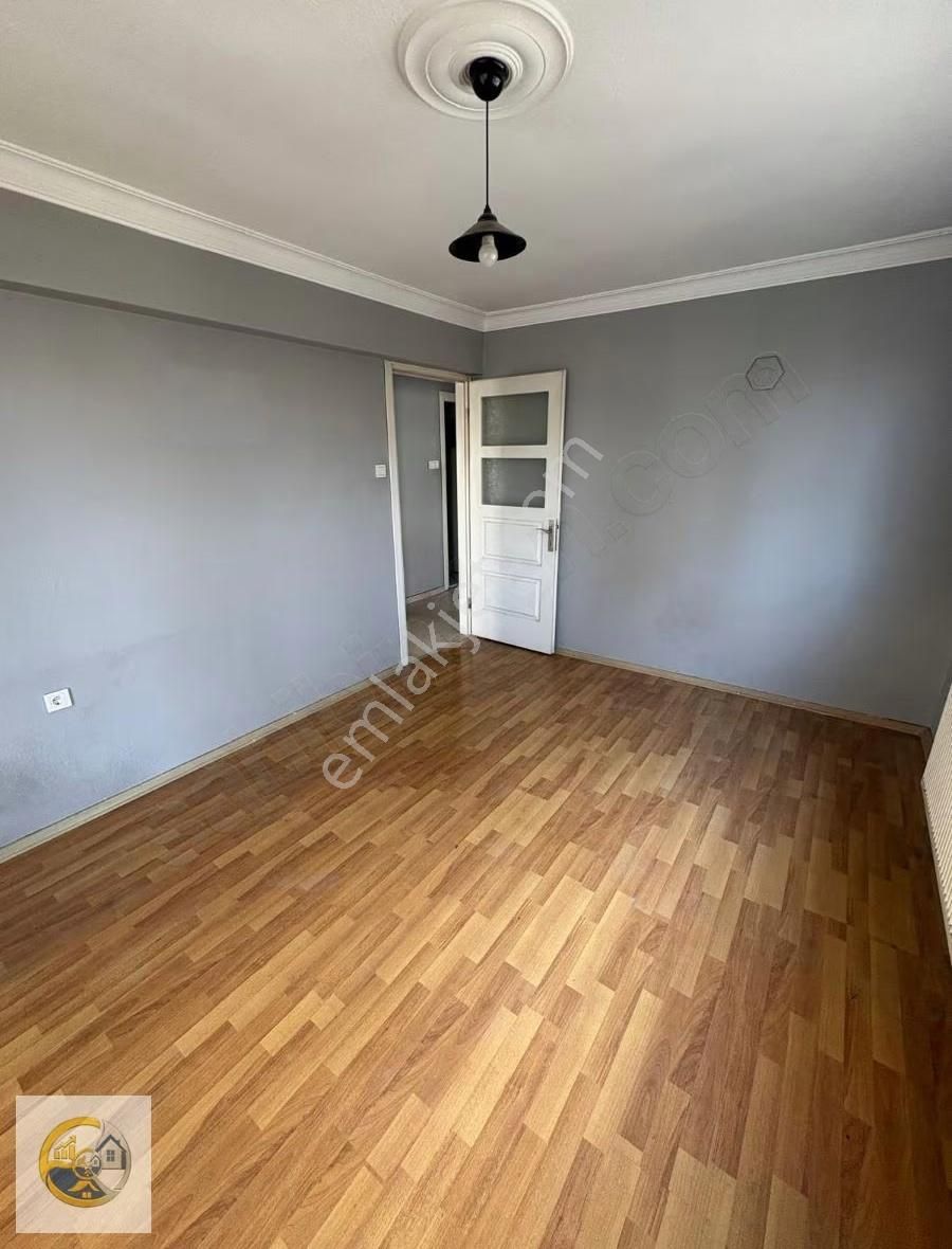 İzmir Bornova Merkez Osman Kibar Meydanında Kiralık Daire - Görsel 2