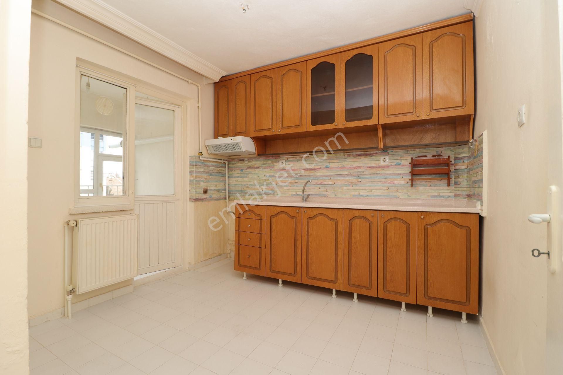 Akif'ten Elvankent'te Site İçi Ara Kat 3+1 Kiralık Daire - Görsel 6