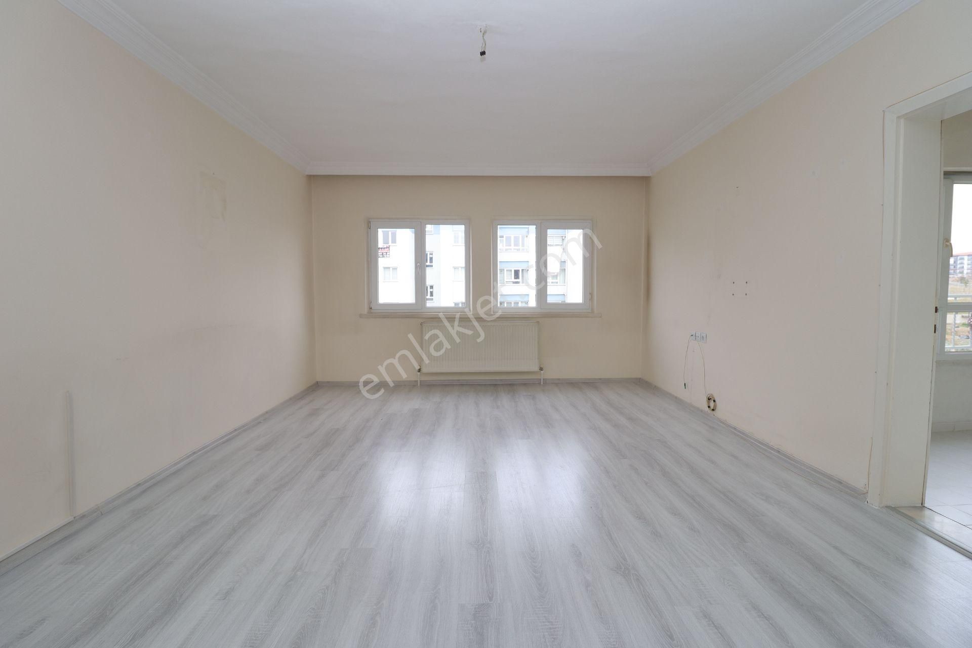 Akif'ten Elvankent'te Site İçi Ara Kat 3+1 Kiralık Daire - Görsel 2