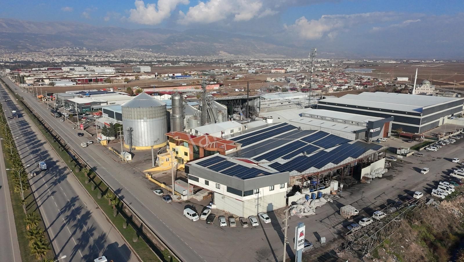 Amazon' Dan Adana Yolu Üzeri Satılık Fabrika