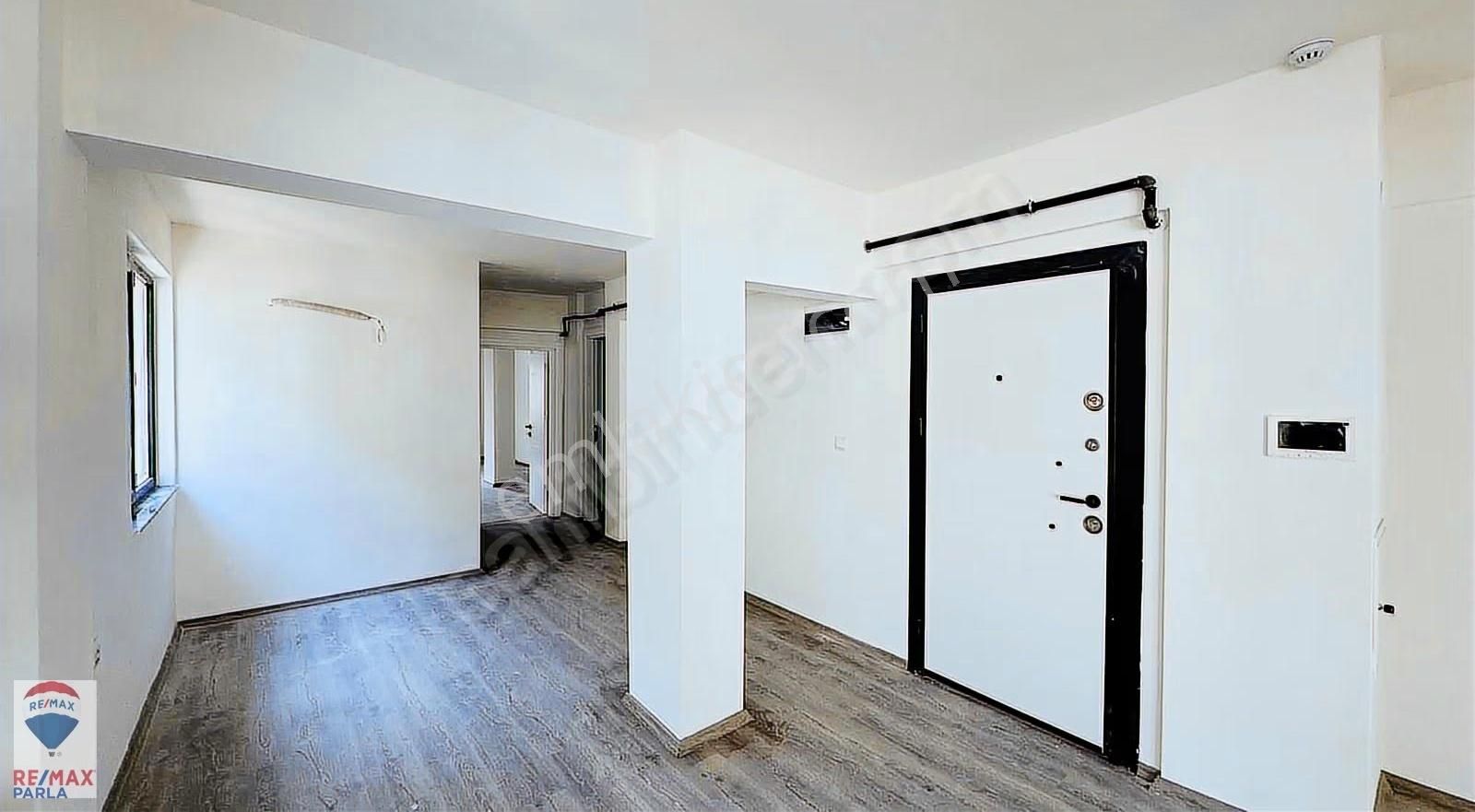 Can / Remax 56'lar Samsun Merkezde Kiralık 105m² Ofis Ve Katları - Görsel 9