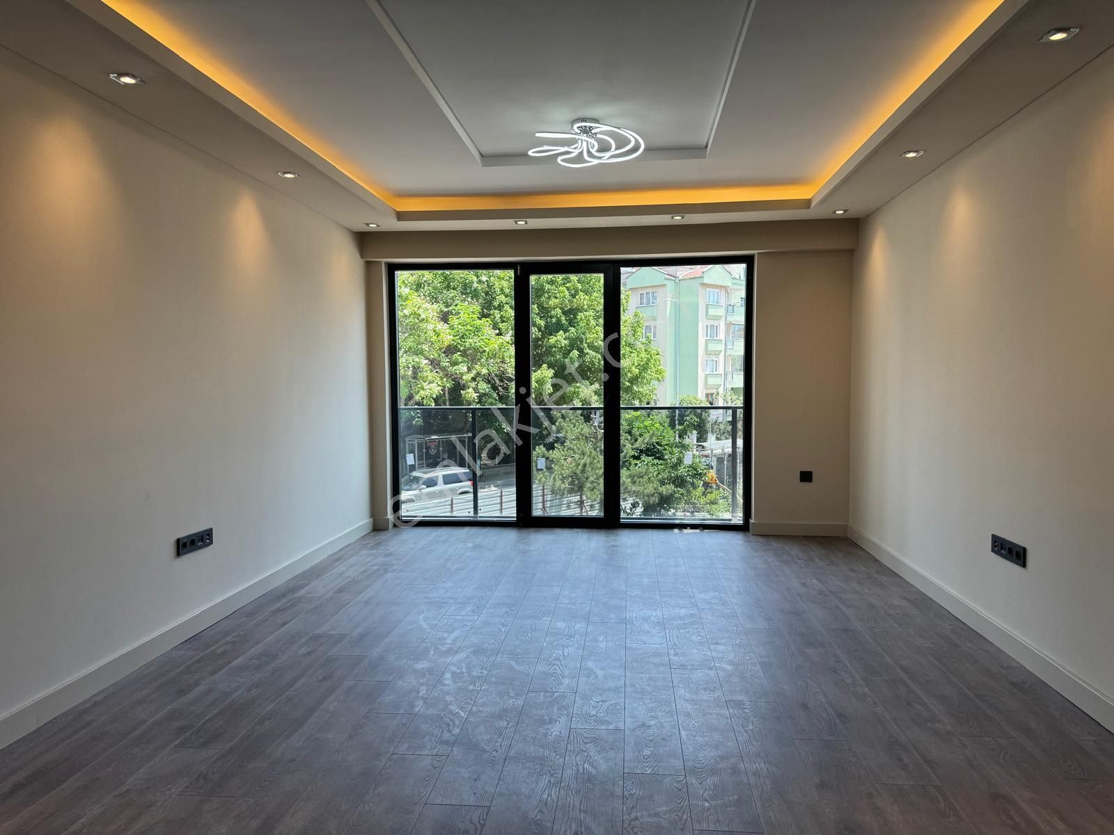 Century 21 Ewadan İhsaniye Şirinkentte Fırsat Satılık Daire