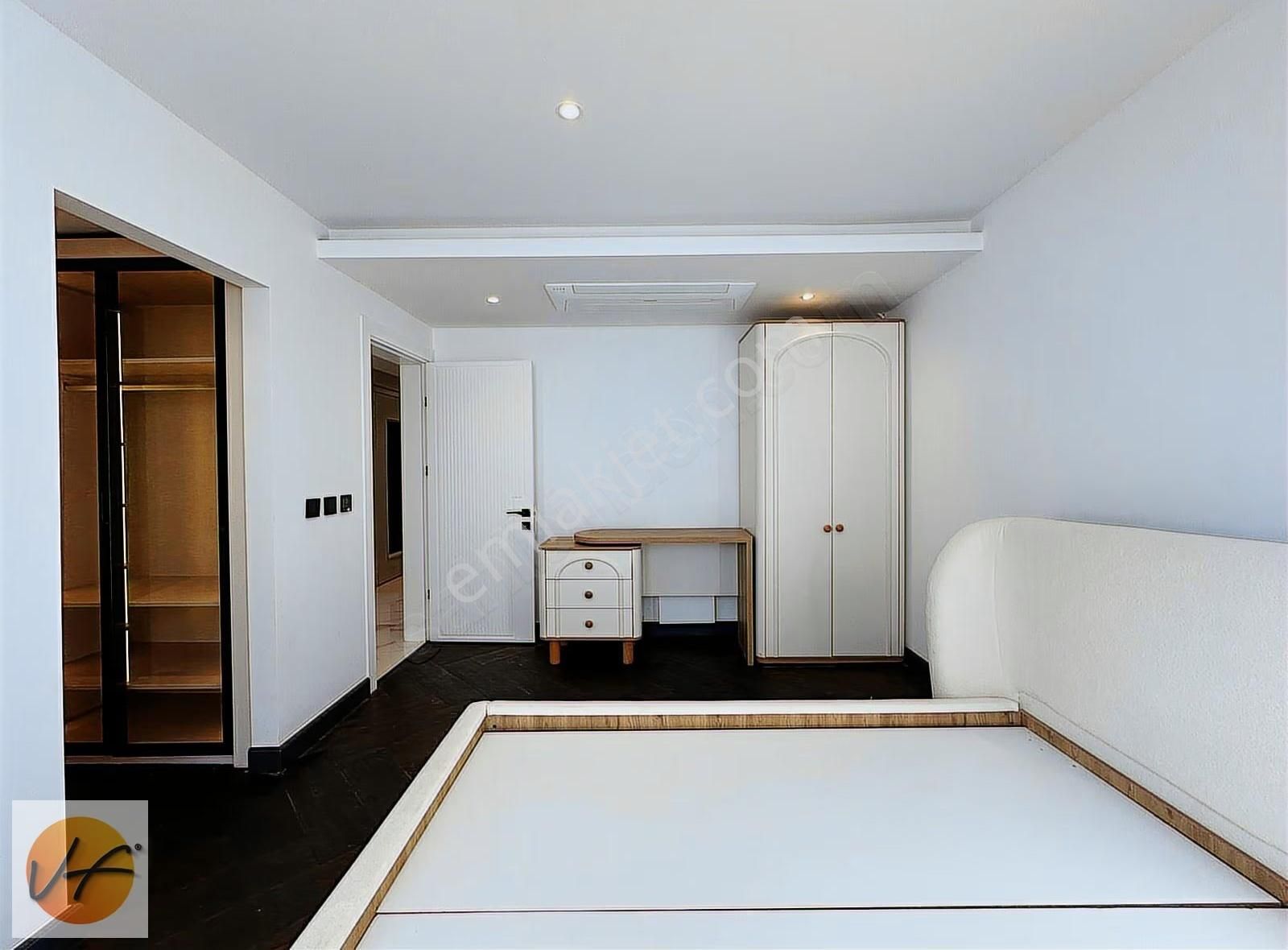 Güzelbahçe Kahramanderede Satılık Müstakil Havuzlu Sıfır Villa - Görsel 19