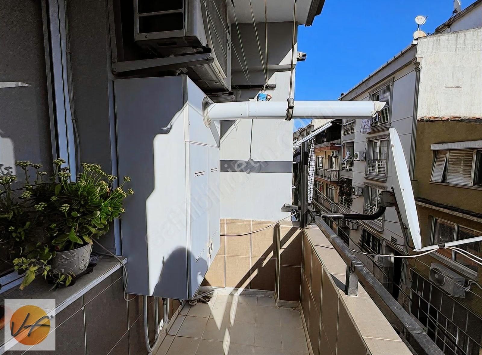 İzmir Bahçelievler Mahallesinde 2+1 Bakımlı Satılık Daire - Görsel 17