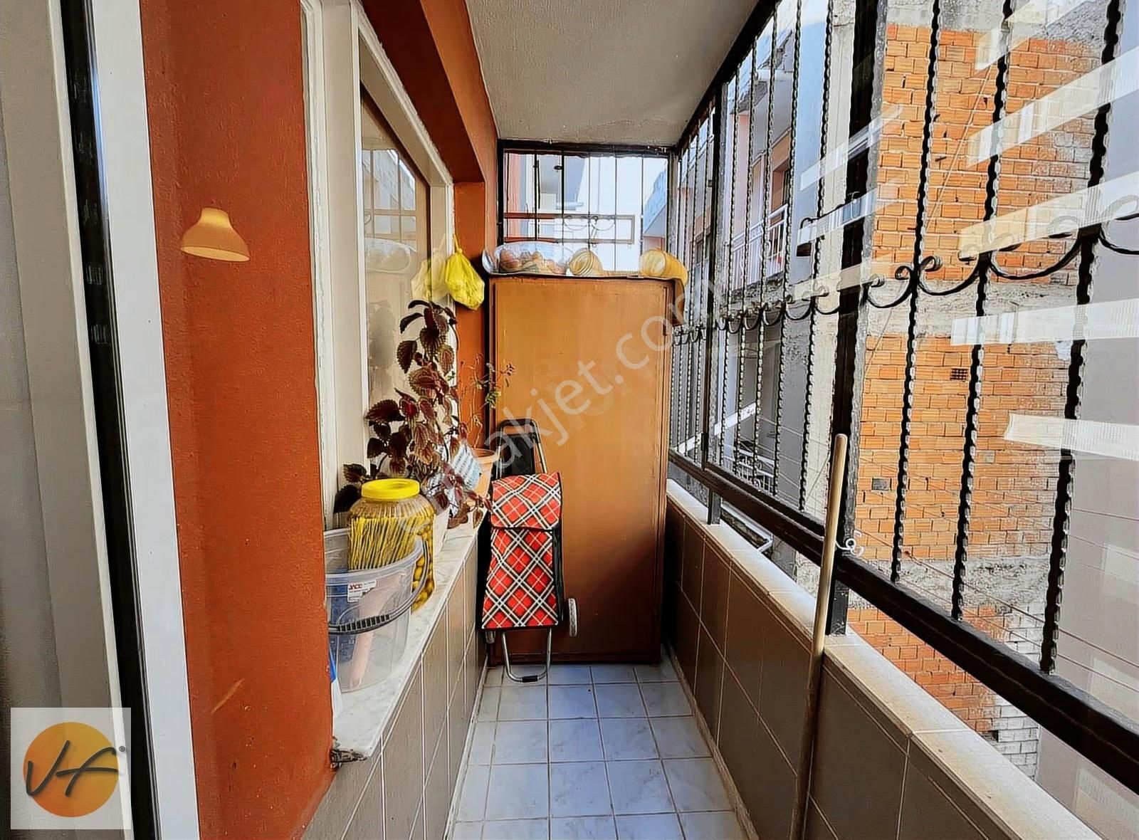 İzmir Bahçelievler Mahallesinde 2+1 Bakımlı Satılık Daire - Görsel 4