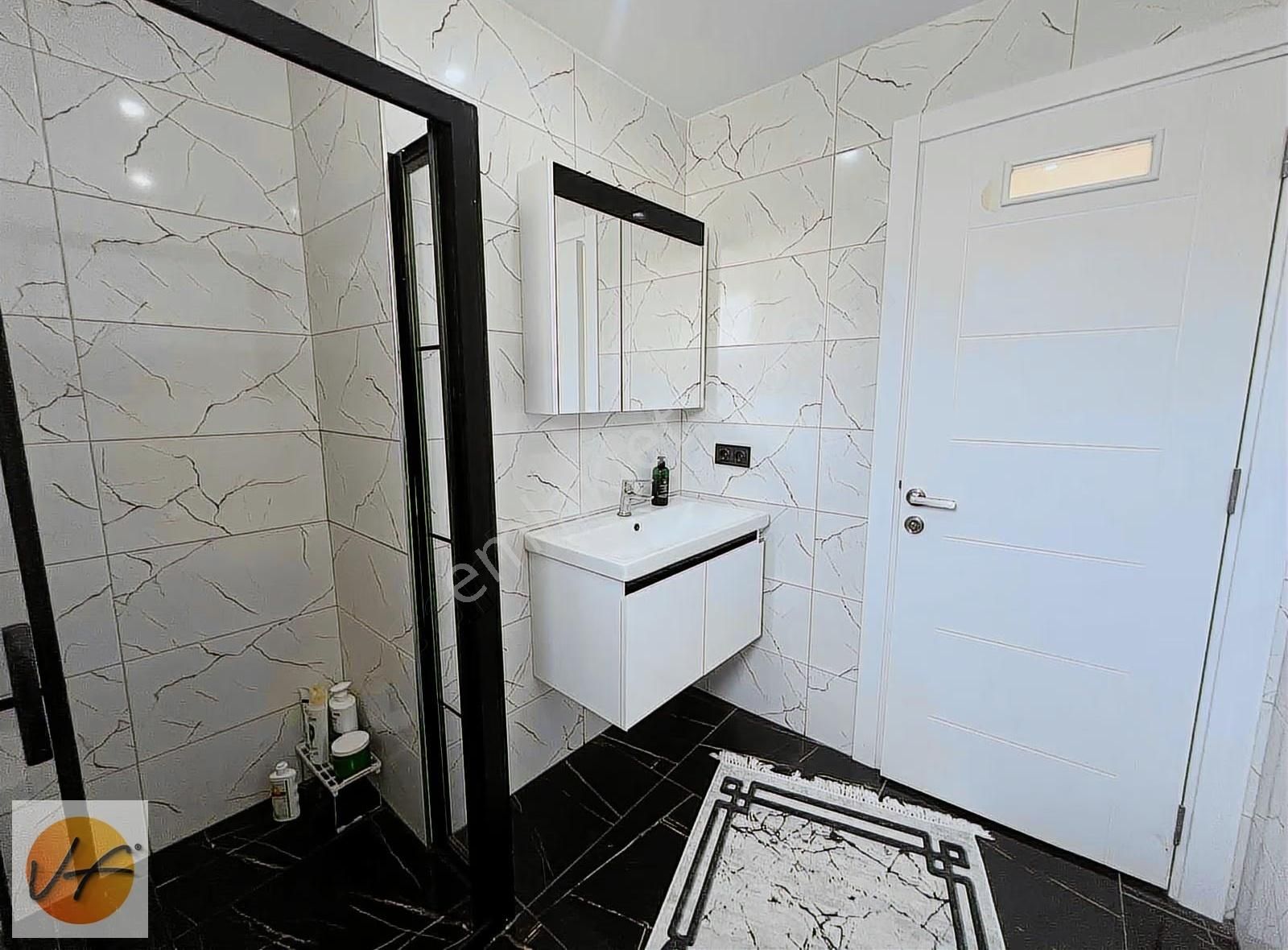 Çeşme Ovacık'ta İki Adet 3+1 Eşyalı Havuzlu Satılık İkiz Villa - Görsel 17