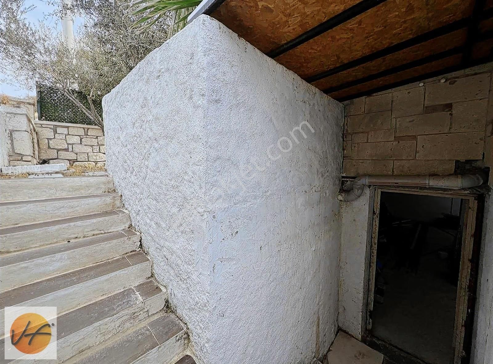 Çeşme Ovacık'ta İki Adet 3+1 Eşyalı Havuzlu Satılık İkiz Villa - Görsel 28