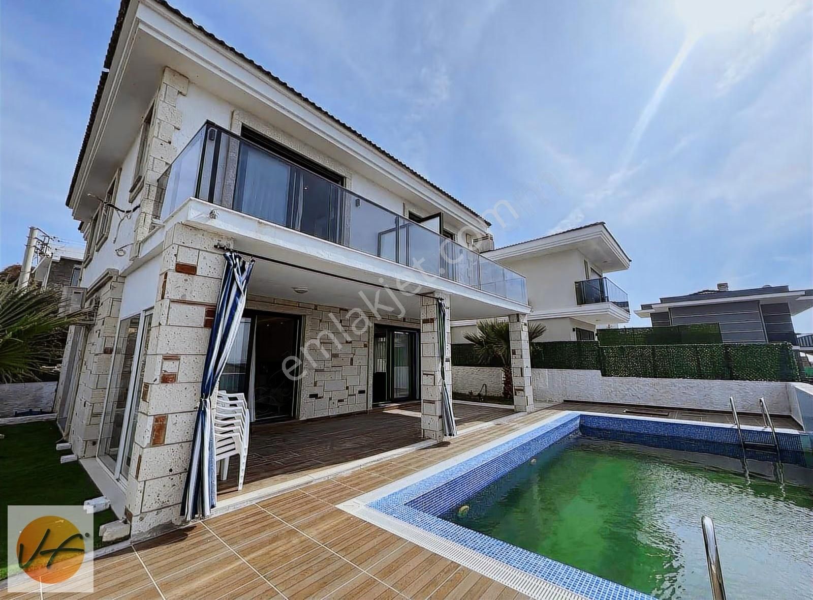 Çeşme Ovacık'ta İki Adet 3+1 Eşyalı Havuzlu Satılık İkiz Villa - Görsel 29