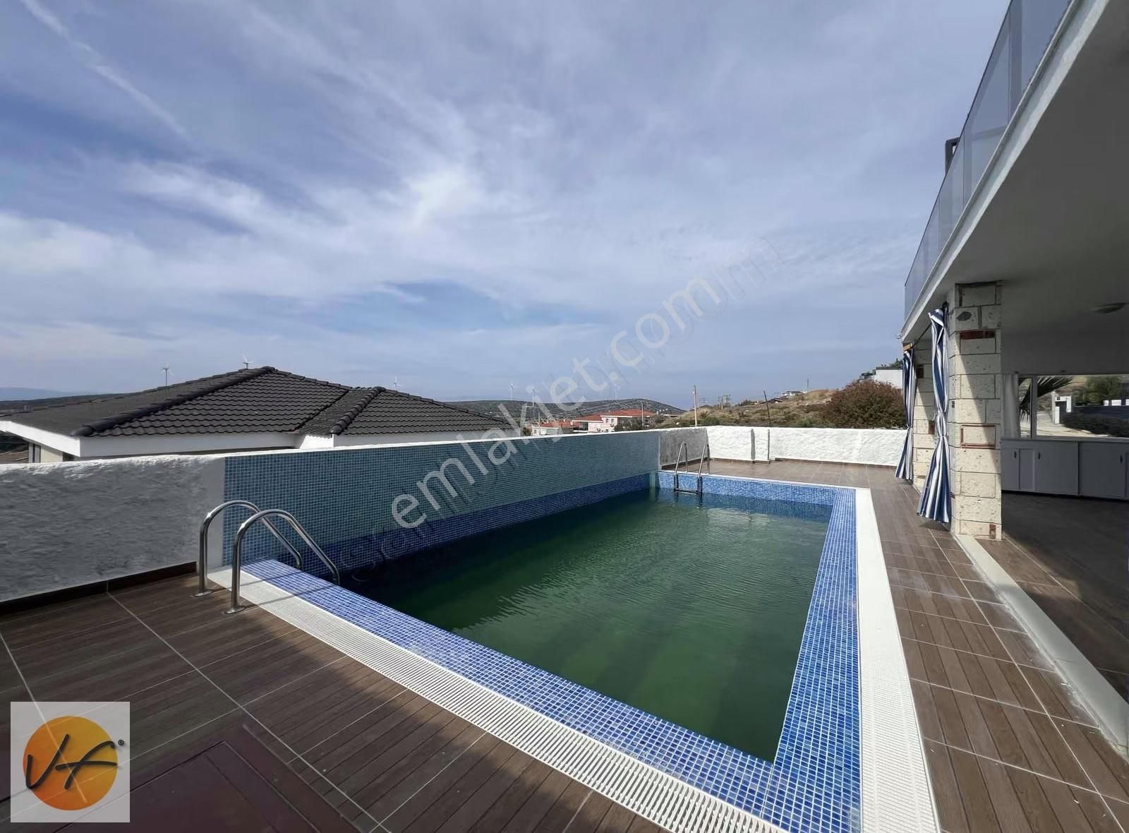 Çeşme Ovacık'ta İki Adet 3+1 Eşyalı Havuzlu Satılık İkiz Villa - Görsel 11