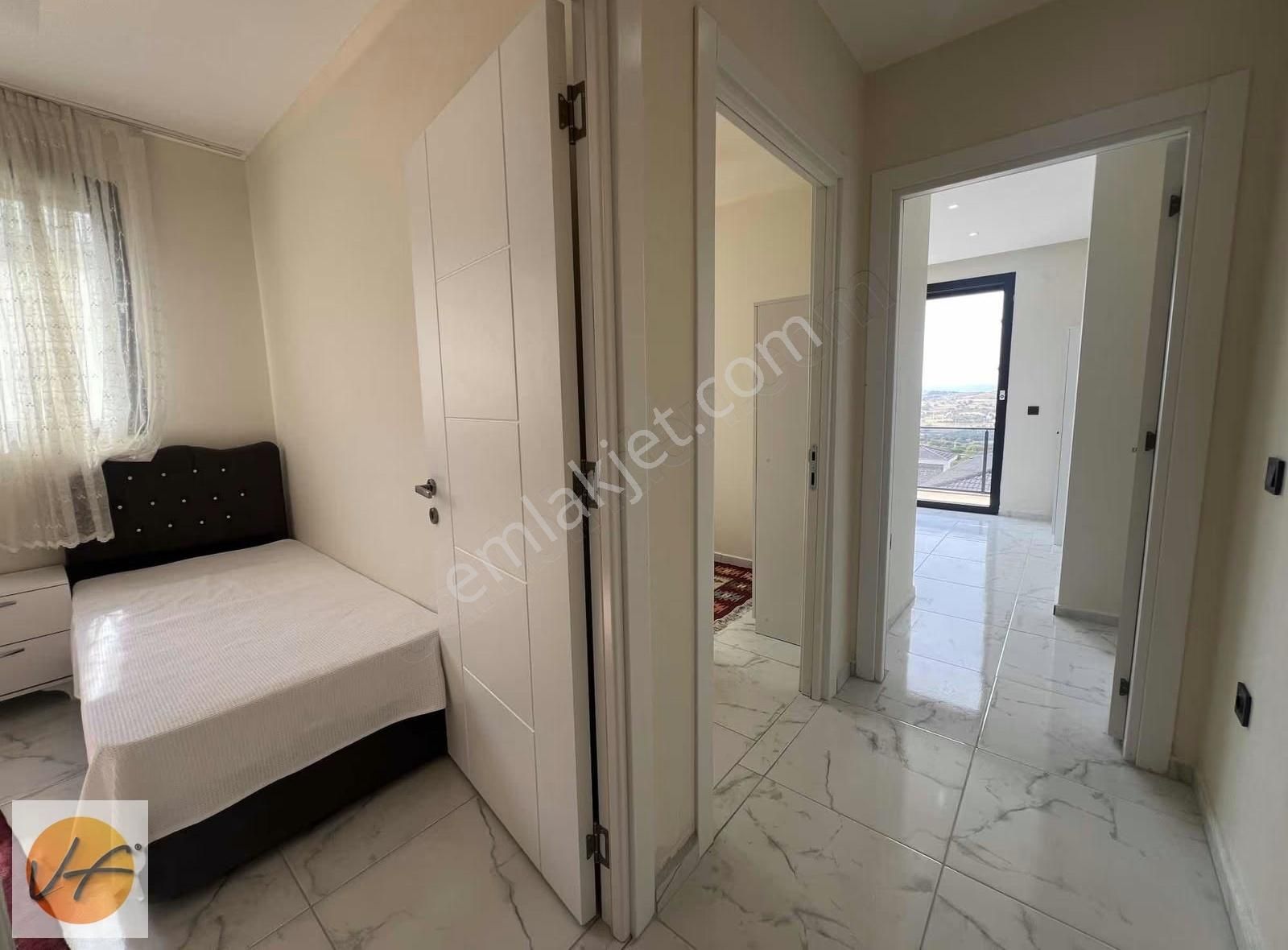 Çeşme Ovacık'ta İki Adet 3+1 Eşyalı Havuzlu Satılık İkiz Villa - Görsel 15