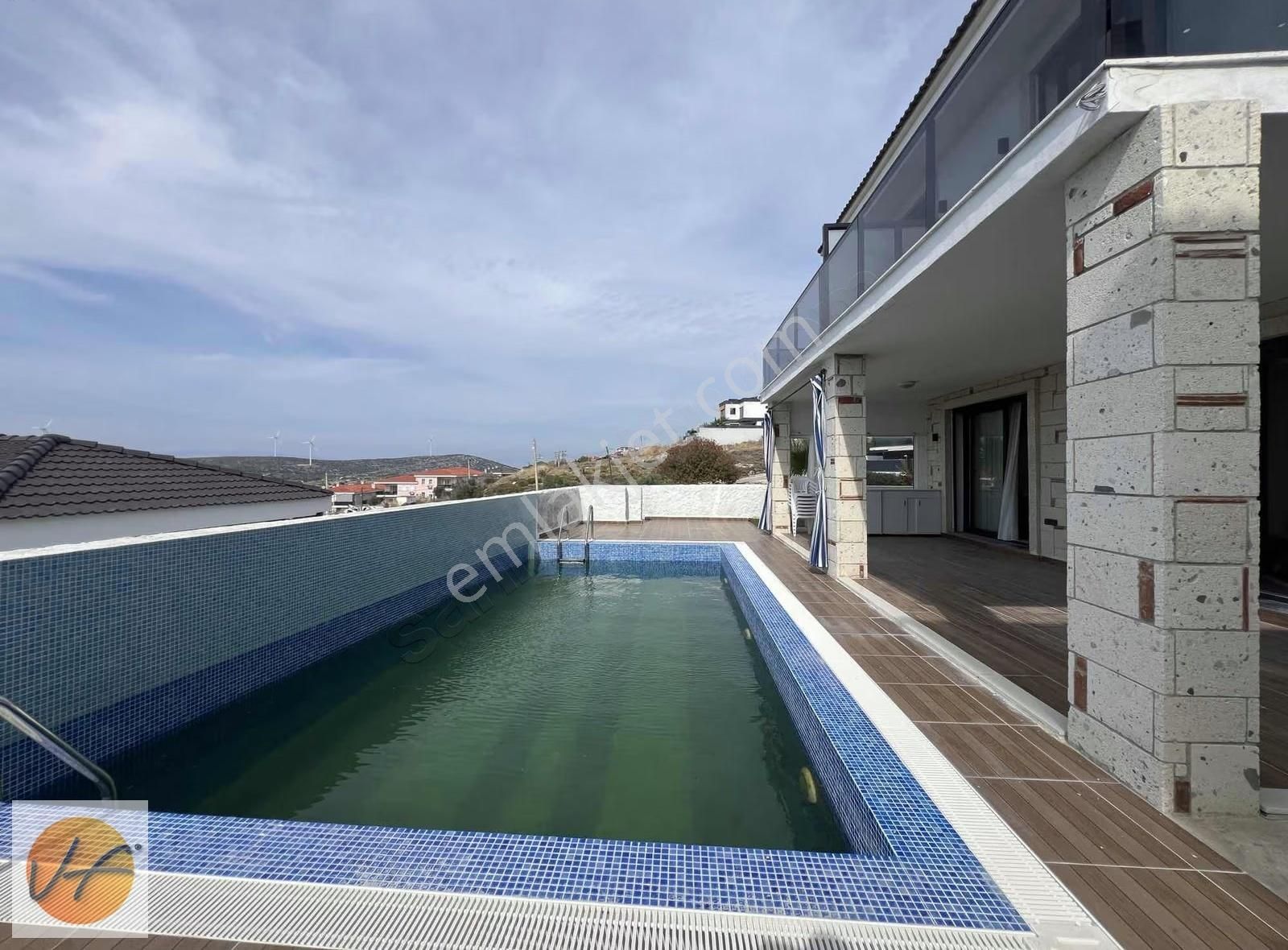 Çeşme Ovacık'ta İki Adet 3+1 Eşyalı Havuzlu Satılık İkiz Villa - Görsel 12