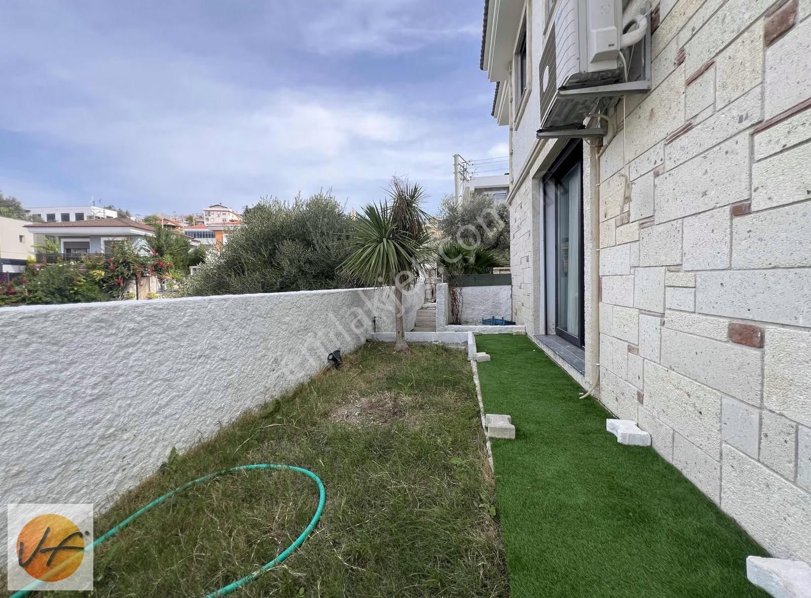 Çeşme Ovacık'ta İki Adet 3+1 Eşyalı Havuzlu Satılık İkiz Villa - Görsel 3