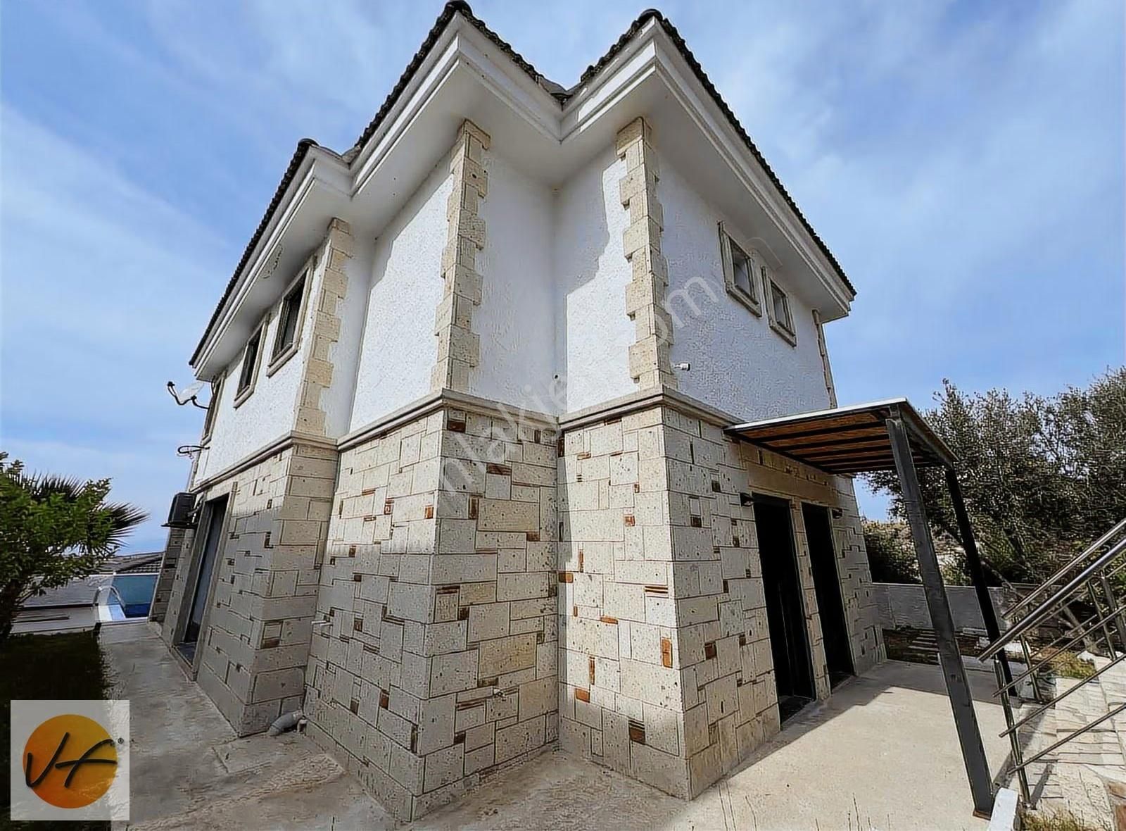 Çeşme Ovacık'ta İki Adet 3+1 Eşyalı Havuzlu Satılık İkiz Villa - Görsel 7