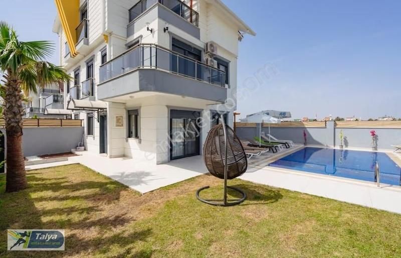 Kadriyede Müstakil Havuzlu Jakuzi Saunalı Eşyalı 4+1,255m2,arsa - Görsel 6