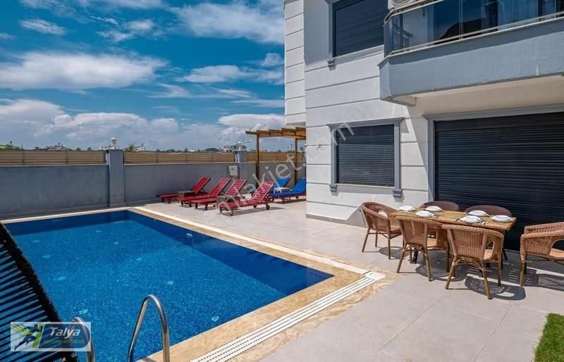 Kadriyede Müstakil Havuzlu Jakuzi Saunalı Eşyalı 4+1,255m2,arsa - Görsel 2