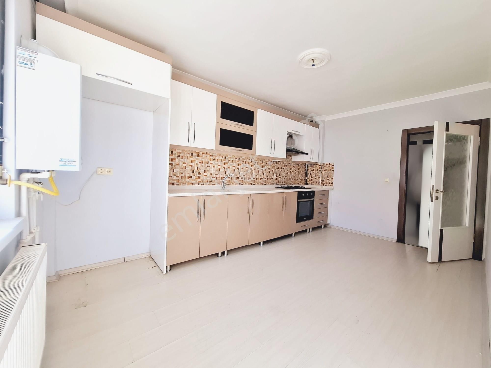 Sincan Yenikentte Satılık 3+1 Okul Çarşı Ulaşıma Yakın Merkezde - Görsel 6