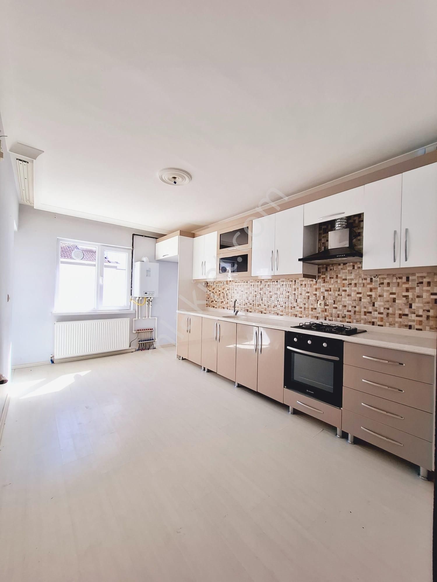 Sincan Yenikentte Satılık 3+1 Okul Çarşı Ulaşıma Yakın Merkezde