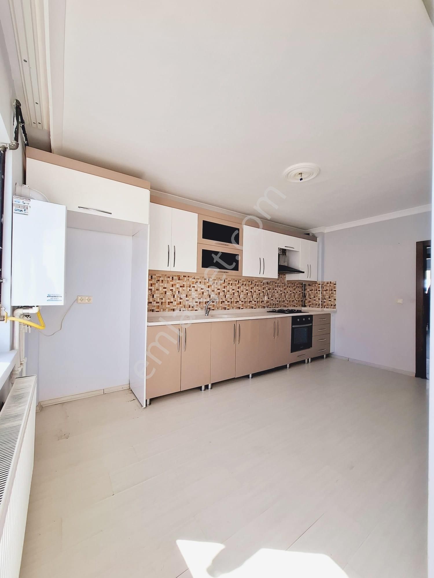 Sincan Yenikentte Satılık 3+1 Okul Çarşı Ulaşıma Yakın Merkezde - Görsel 5