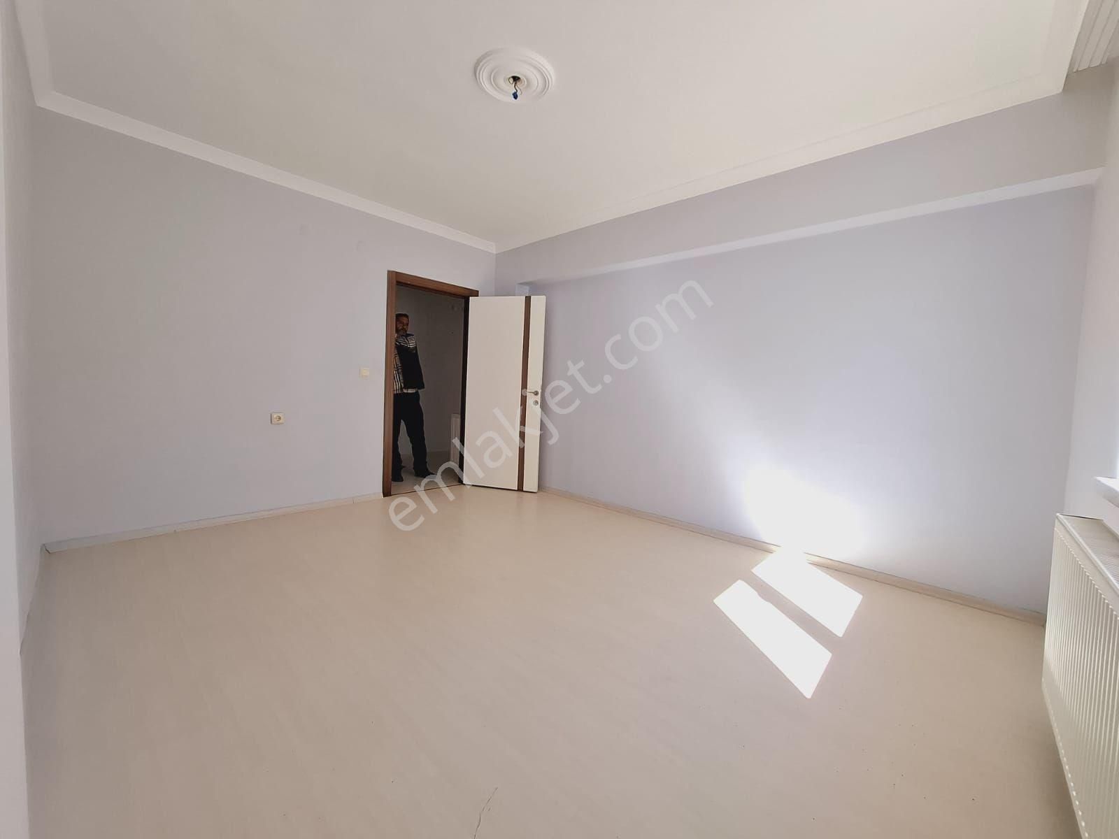 Sincan Yenikentte Satılık 3+1 Okul Çarşı Ulaşıma Yakın Merkezde - Görsel 23