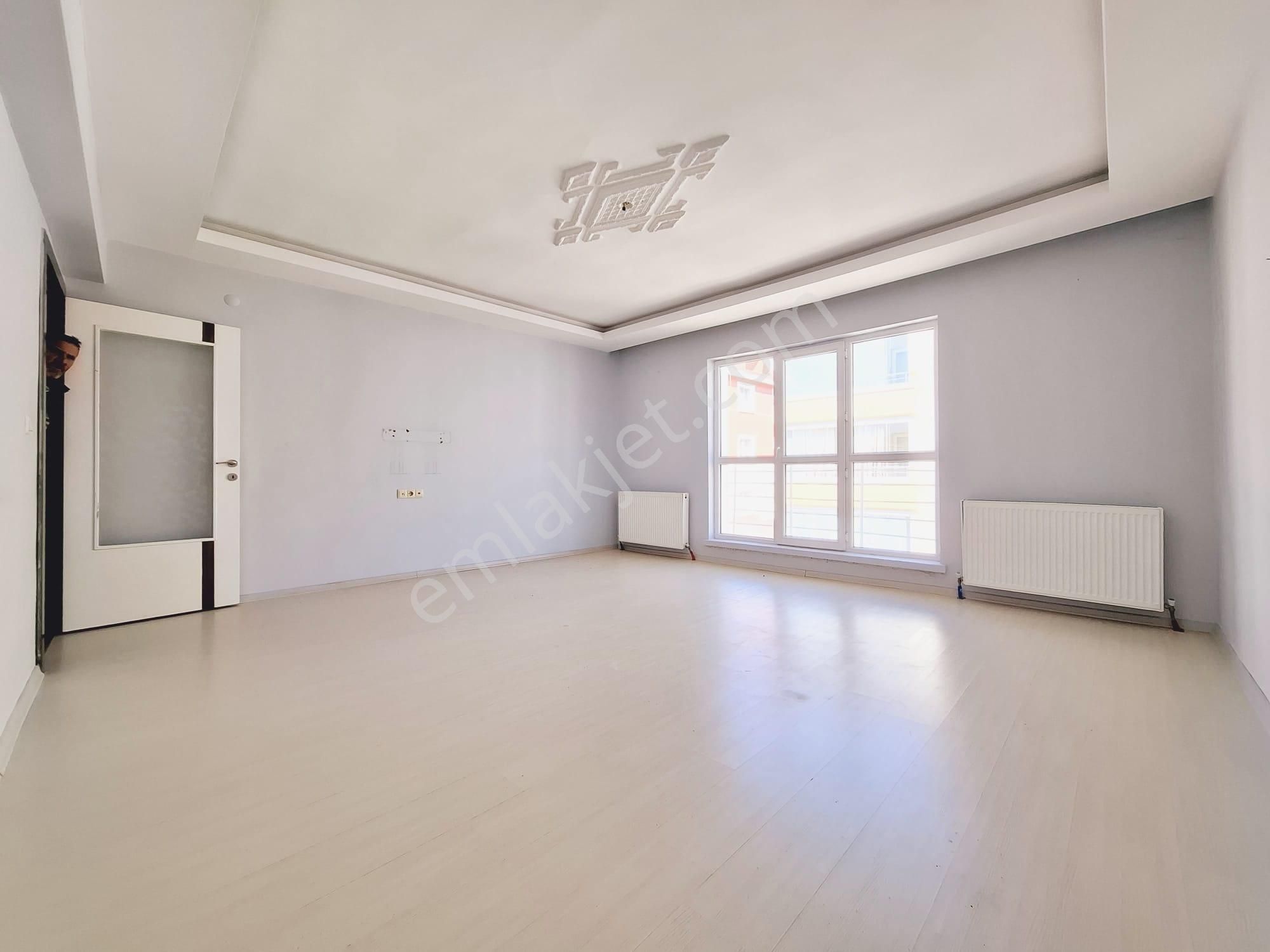 Sincan Yenikentte Satılık 3+1 Okul Çarşı Ulaşıma Yakın Merkezde - Görsel 16