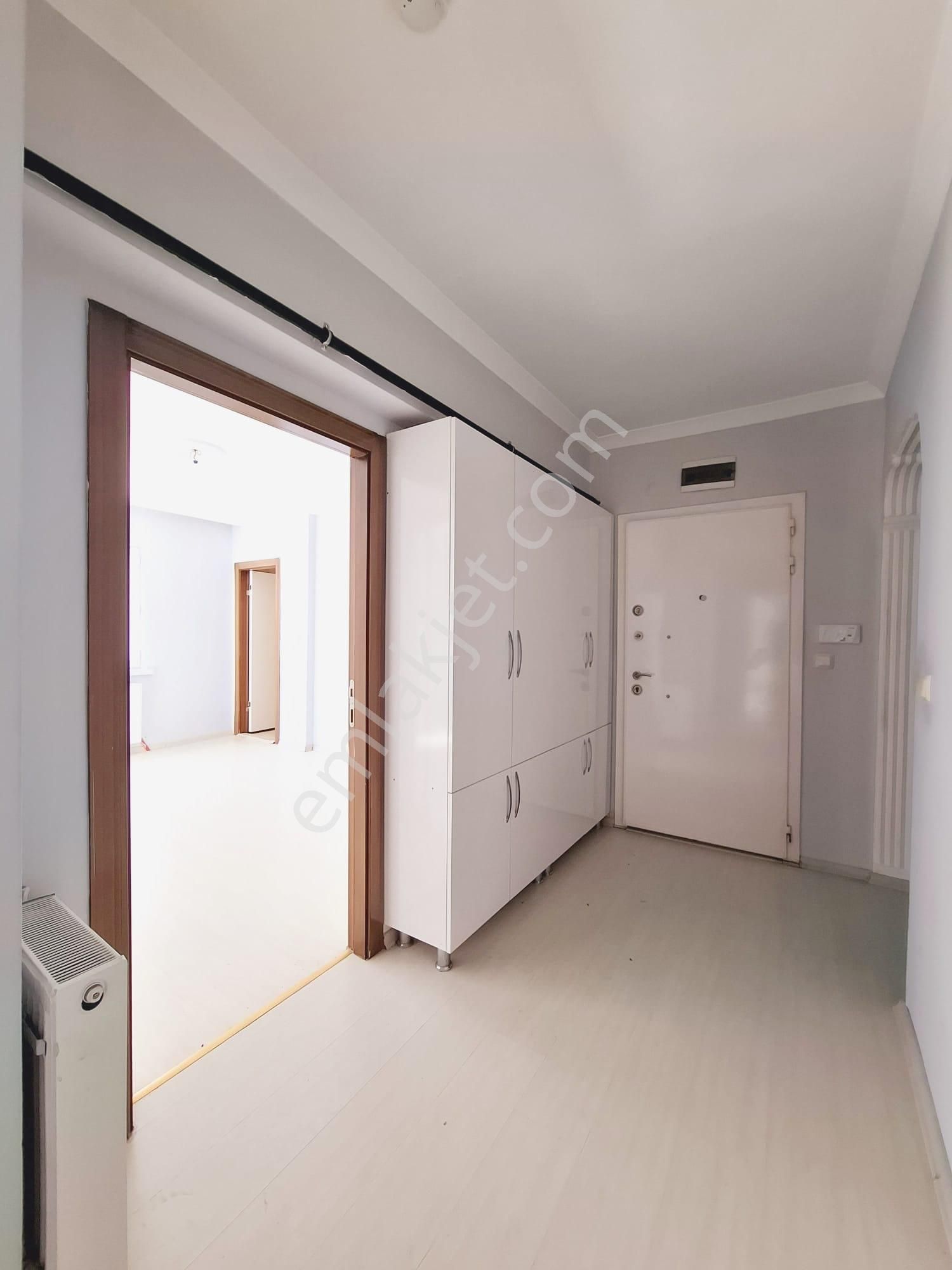 Sincan Yenikentte Satılık 3+1 Okul Çarşı Ulaşıma Yakın Merkezde - Görsel 13