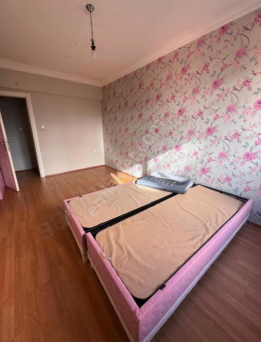 Damlataş Plajı Yakını 3+1 Kısmi Eşyalı Kiralık Daire - Görsel 2