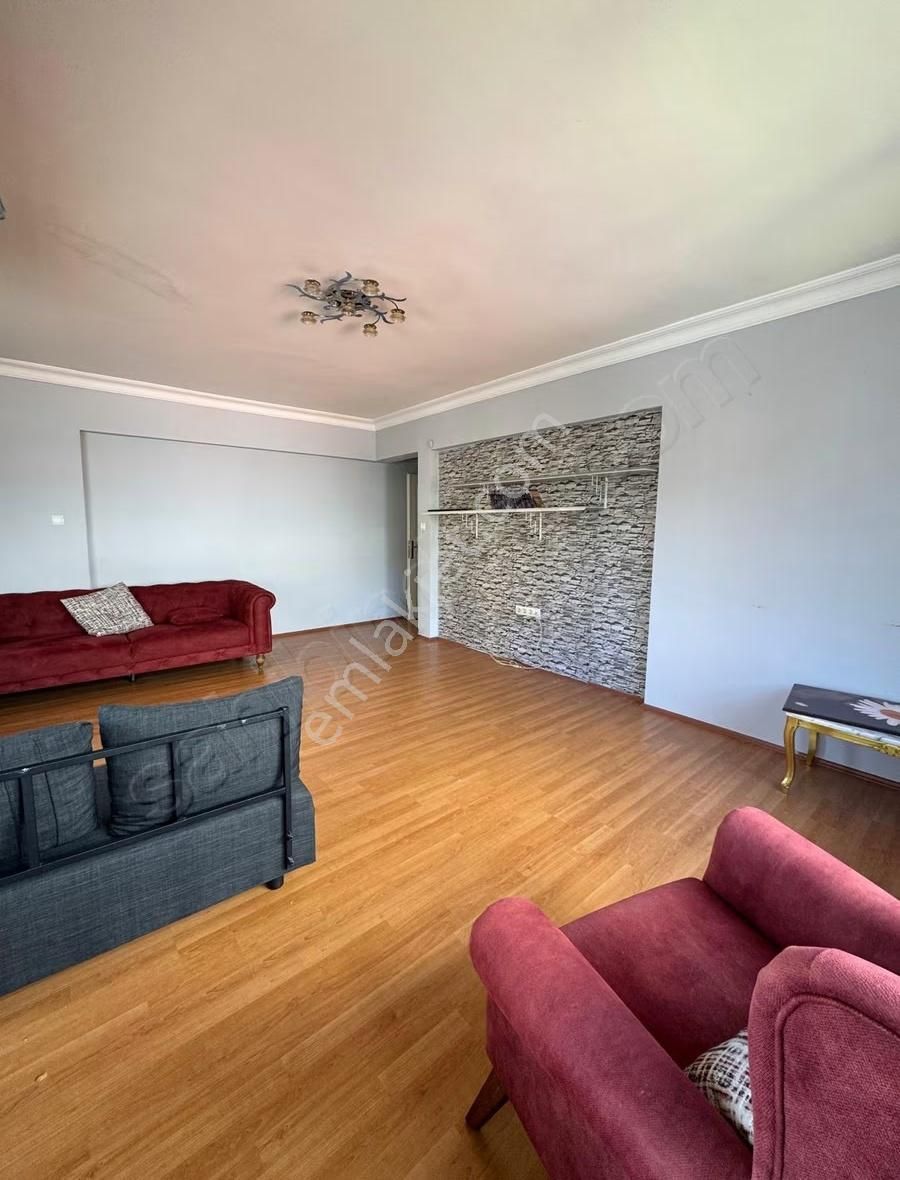 Damlataş Plajı Yakını 3+1 Kısmi Eşyalı Kiralık Daire