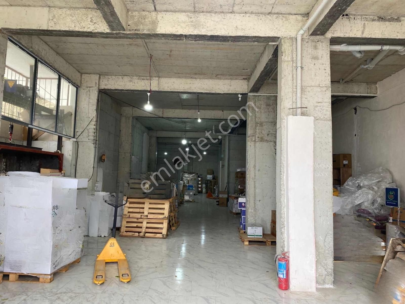 Yağmur Emlak'tan Kirazlık'ta Satılık 400 M² Depolu Dükkan - Görsel 7