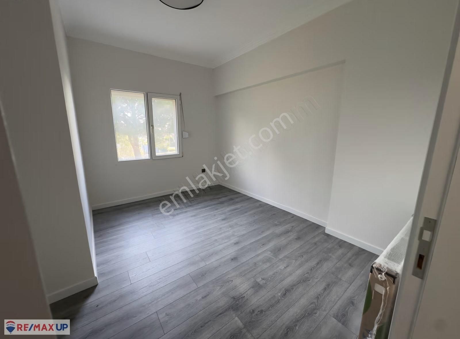 Urla Hekimköyde Havuzlu Site İçerisinde, Özel Bahçeli Villa - Görsel 20