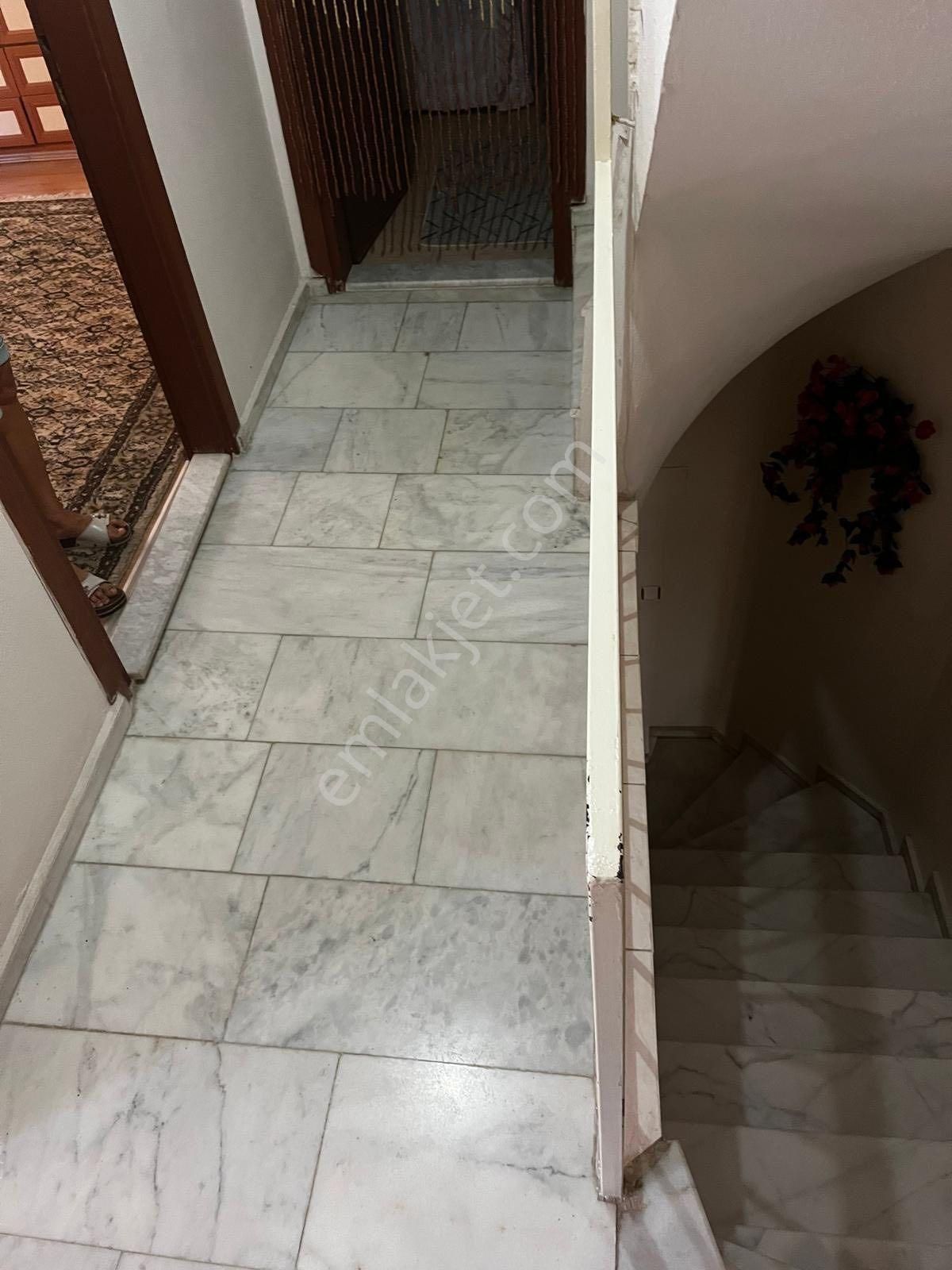 Genç Gayrimenkulden Tripleks Daire - Görsel 3