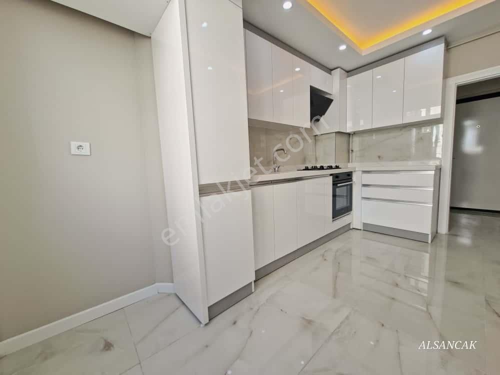 Etimesgut Merkezde 3+1 Orta Katta Güney Cephe Yapılı Lüks Daire - Görsel 4