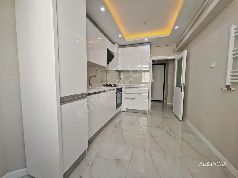 Etimesgut Merkezde 3+1 Orta Katta Güney Cephe Yapılı Lüks Daire - Görsel 3