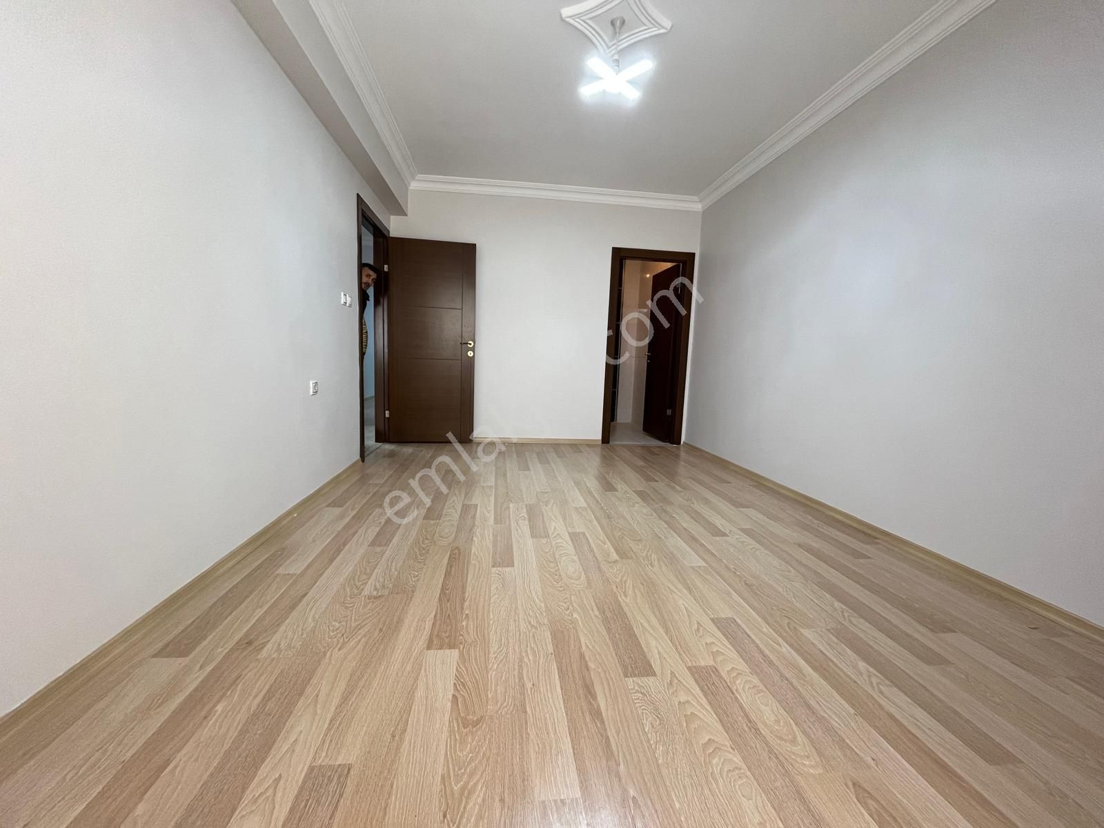Karapürçek'te Stadyum Yanı Asansörlü 140 M2 1.katta Full Yapılı Satılık Daire !! - Görsel 22