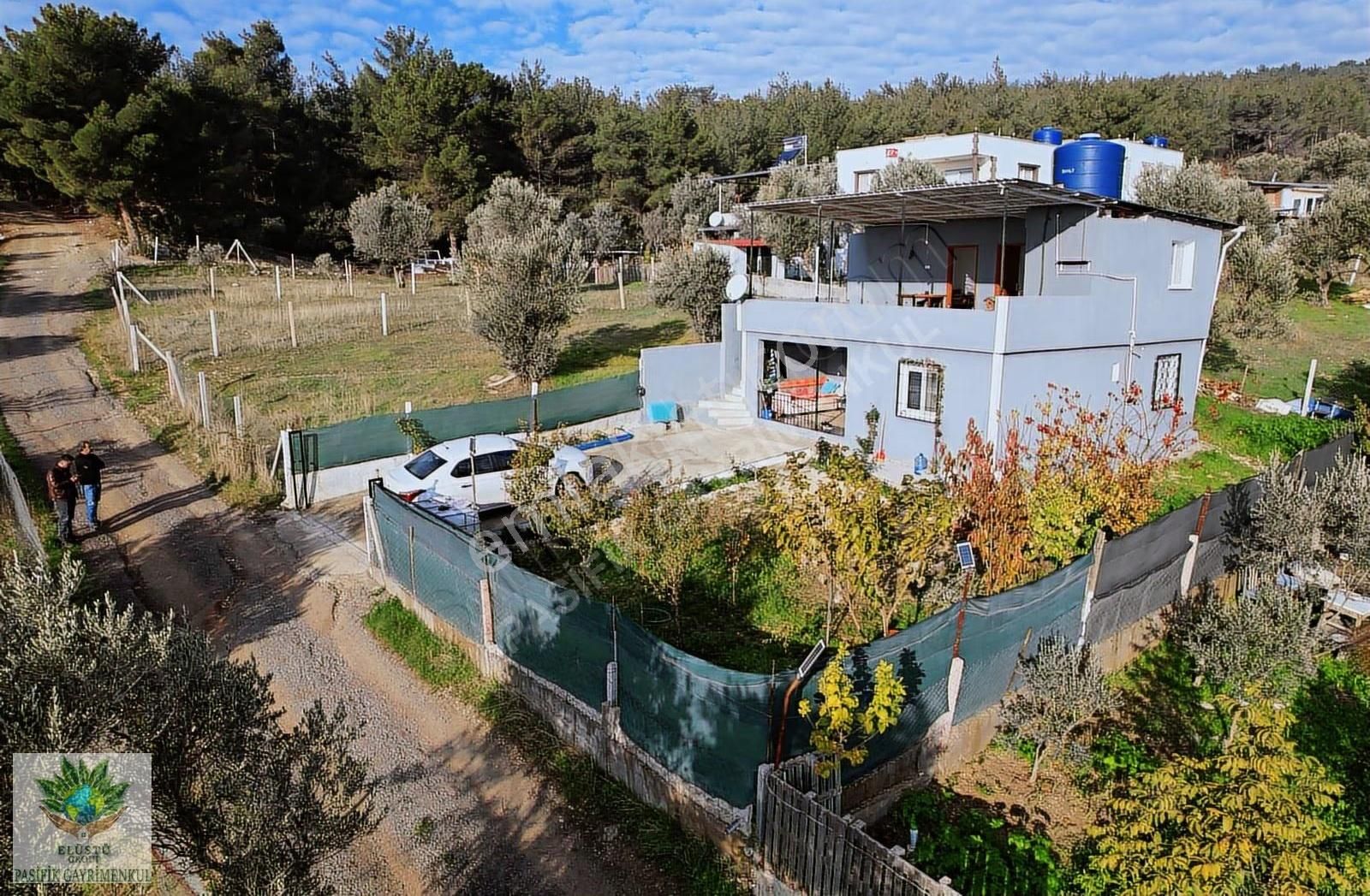 Pasifikten Bornova Yakaköyde Müstakil Evi Olan 330 M² Bahçe