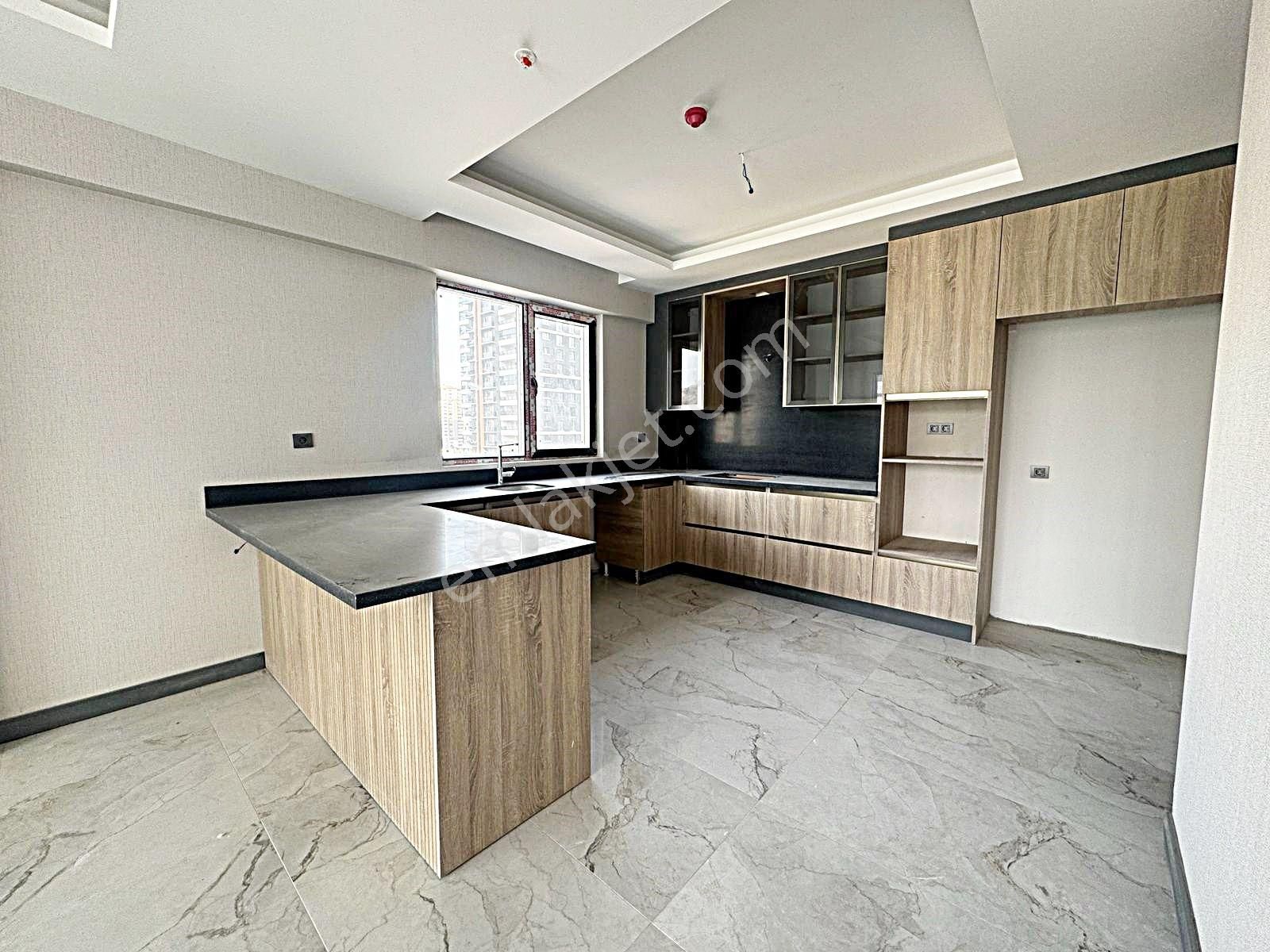 Keçiören Ovacıkta Site İçinde 5.5+1 200m2 4.katta Sıfır Bina Daire